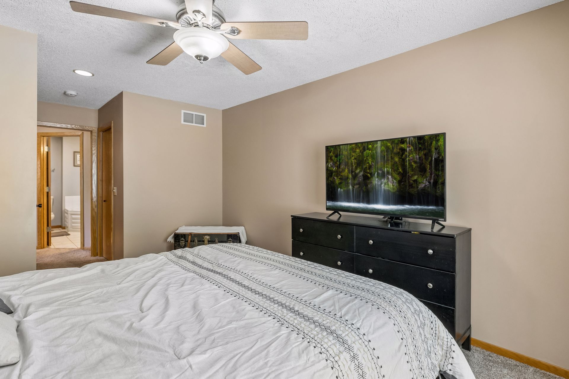  Private Woodland Townhome Near Parks and Recreation - 物件實景