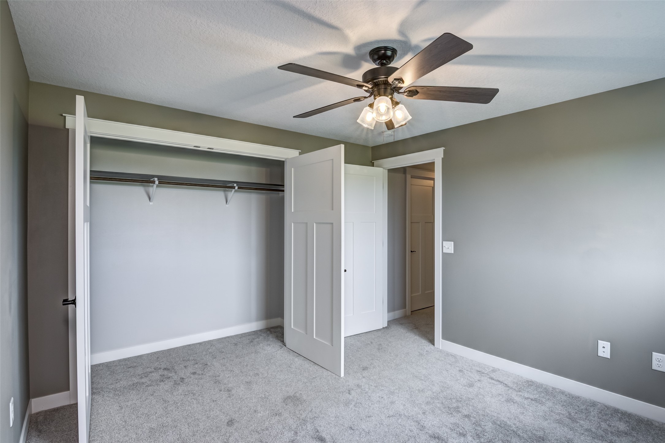 Eau Claire, Wisconsin, 54701, United States, 5 Bedrooms Bedrooms, ,3 BathroomsBathrooms,Residential,For Sale,2049294