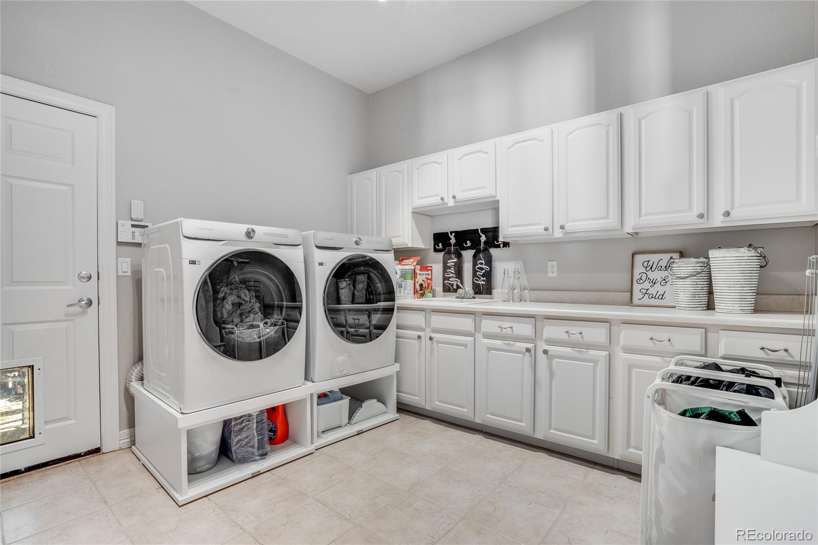 Parker, Colorado, 80138, United States, 4 Bedrooms Bedrooms, ,5 BathroomsBathrooms,Residential,For Sale,1828282