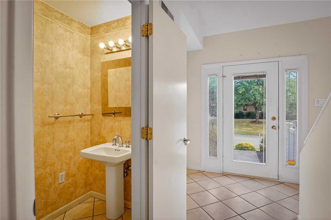 Cranberry Twp, Pennsylvania, 16066, United States, 3 Bedrooms Bedrooms, ,3 BathroomsBathrooms,Residential,For Sale,1932228