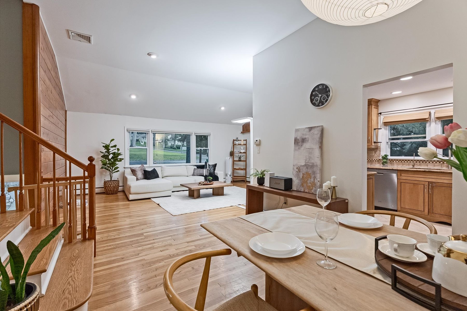  Modern Comforts - Inviting Living Spaces - Prime Location - 物件實景