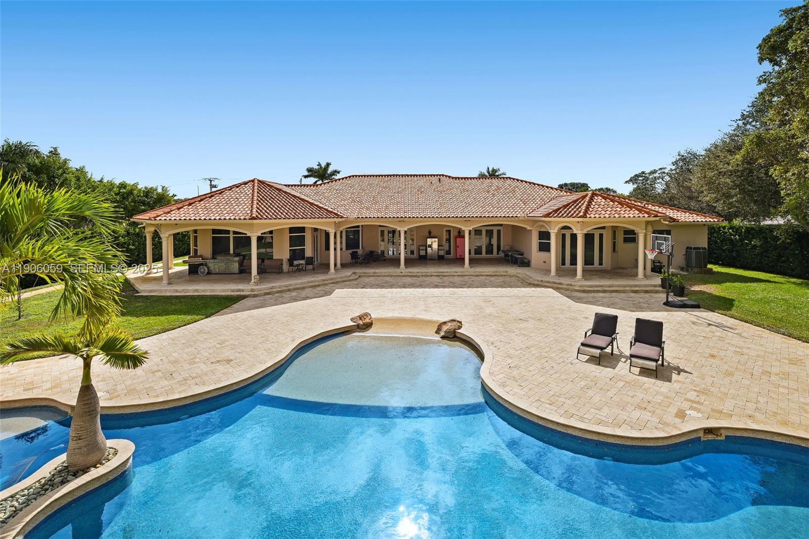 Miami, Florida, 33183, United States, 5 Bedrooms Bedrooms, ,5 BathroomsBathrooms,Residential,For Sale,1998373