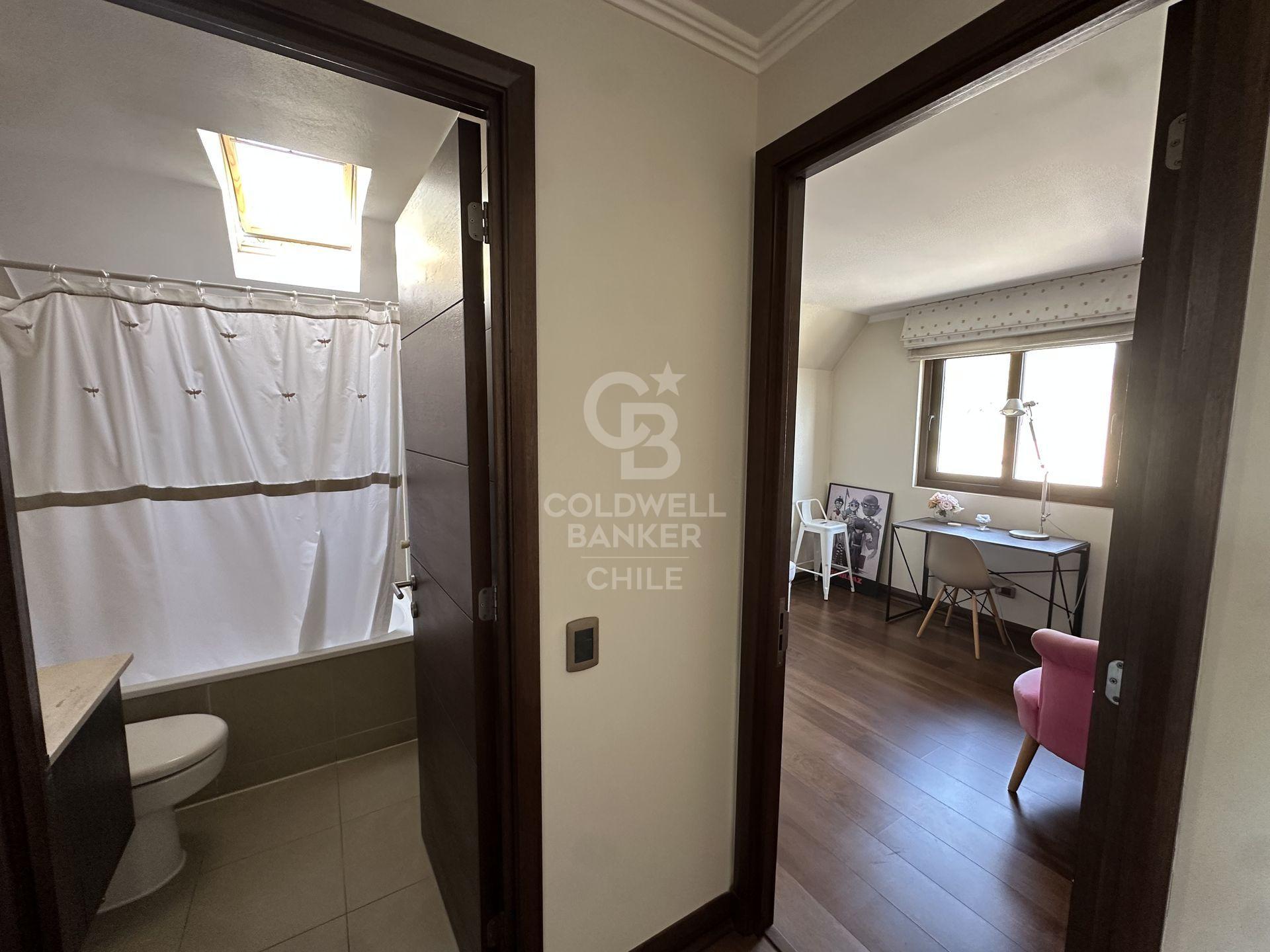 Las Condes, Chile, 4 Bedrooms Bedrooms, ,5 BathroomsBathrooms,Residential,For Sale,1728861