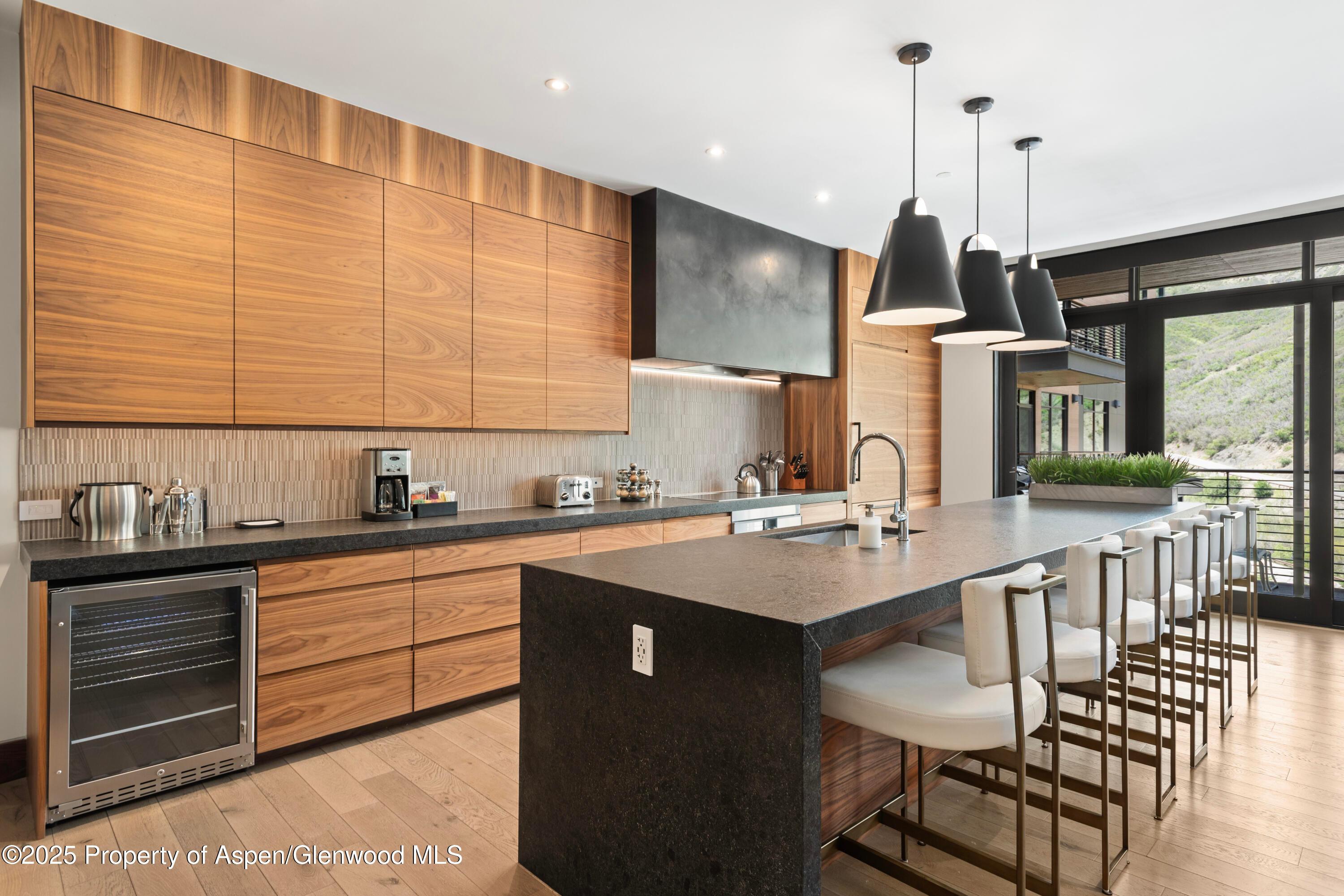 Snowmass Village, Colorado, 81615, United States, 4 Bedrooms Bedrooms, ,4 BathroomsBathrooms,Residential,For Sale,1846573