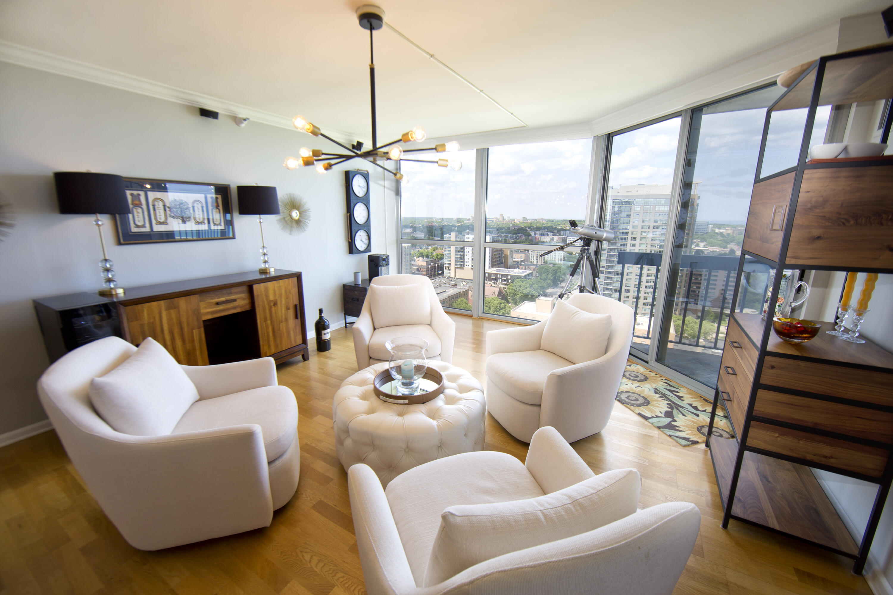 Milwaukee, Wisconsin, 53202, United States, 2 Bedrooms Bedrooms, ,3 BathroomsBathrooms,Residential,For Sale,1992022