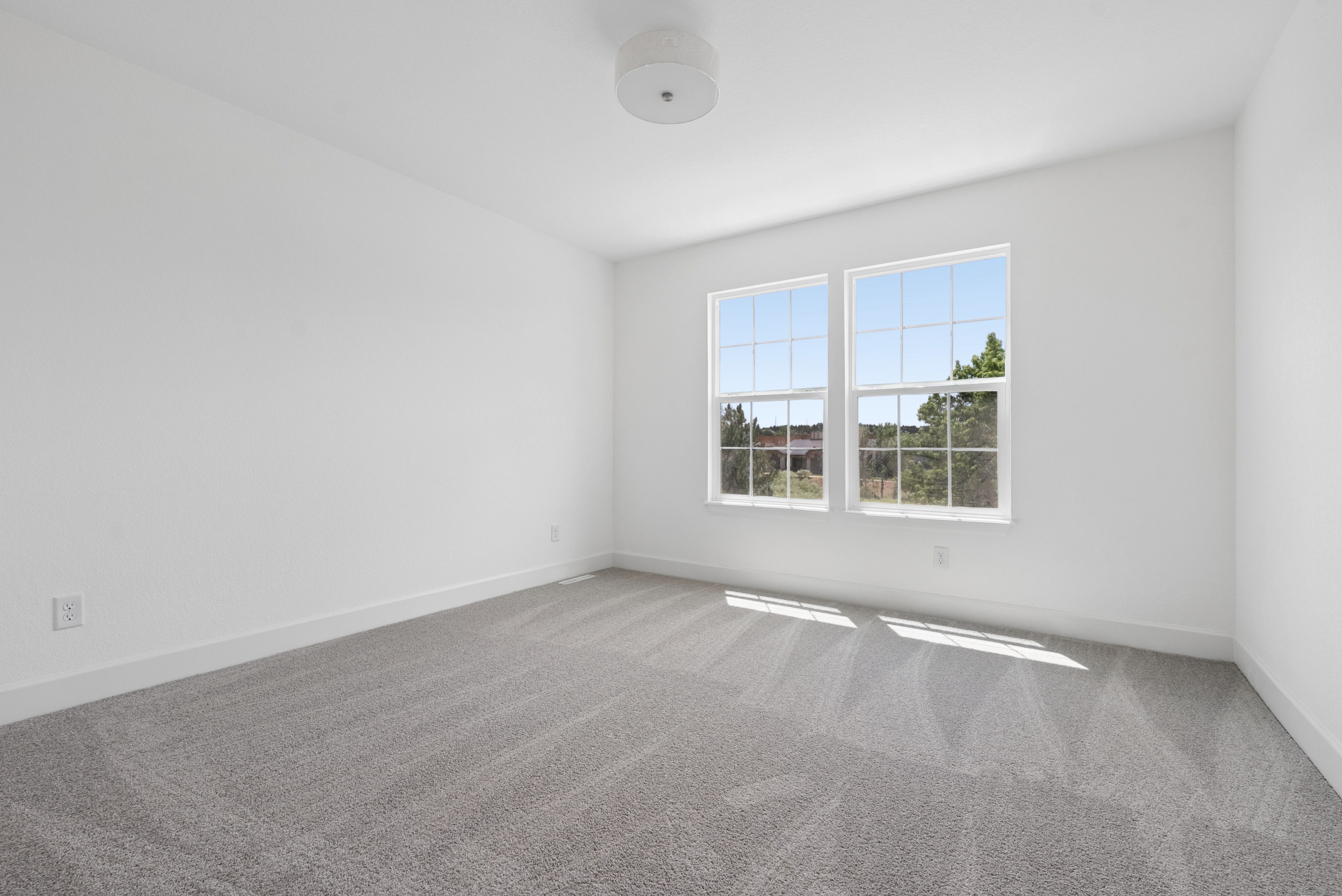  Nestled on a cul-de-sac in the sought-after Piney Creek neighborhood, - 物件實景