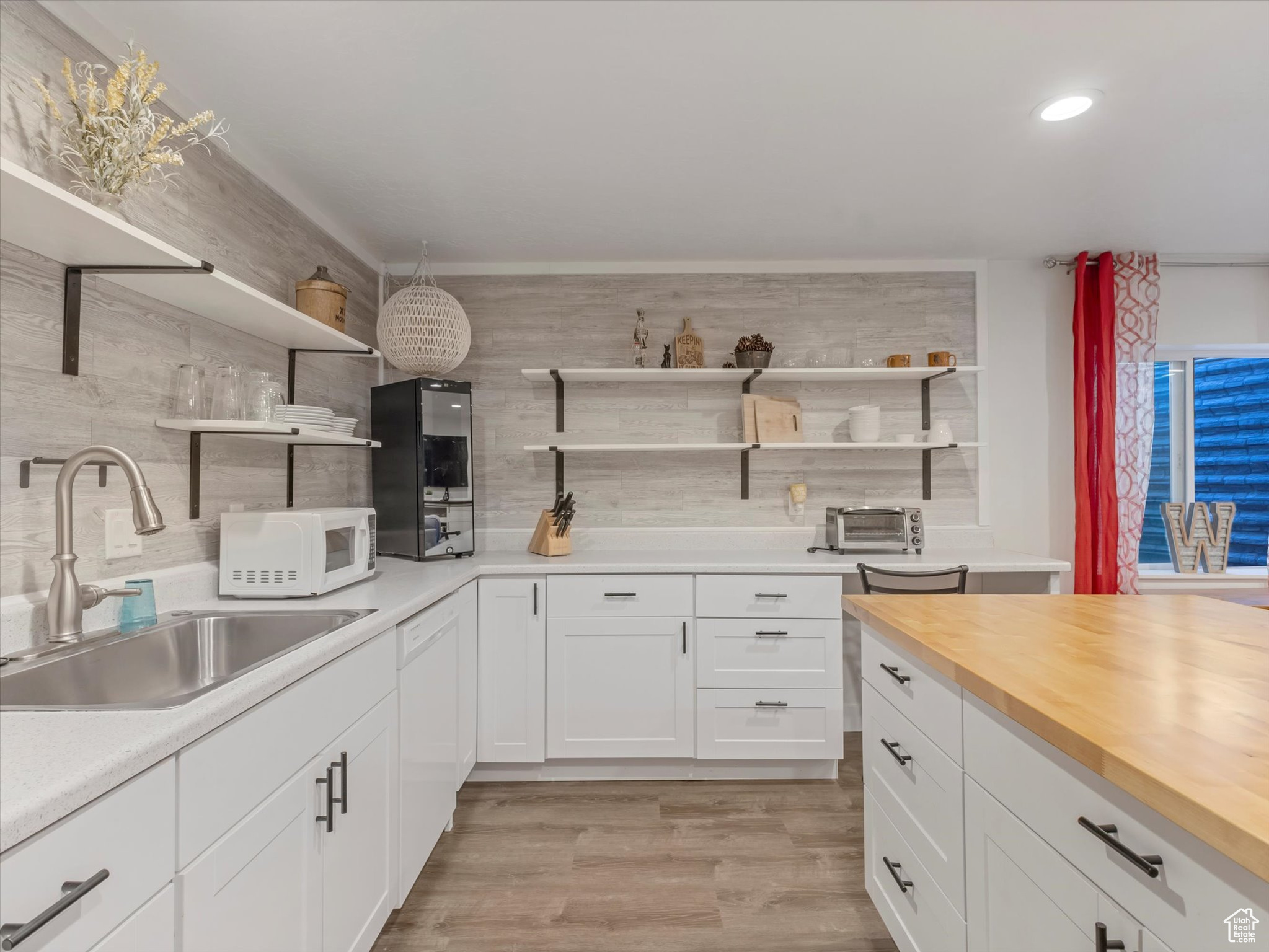 Grantsville, Utah, 84029, United States, 4 Bedrooms Bedrooms, ,3 BathroomsBathrooms,Residential,For Sale,1991039