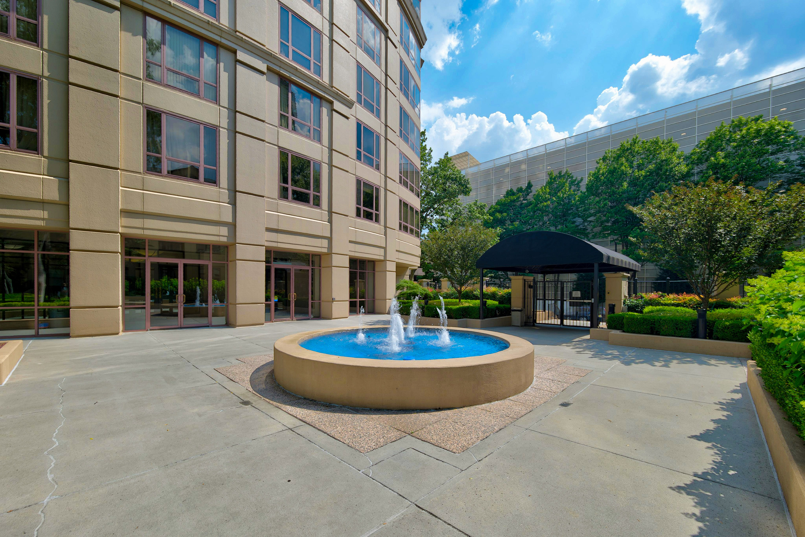  Welcome to Unit 2150 at The Oaks at Buckhead - 物件實景