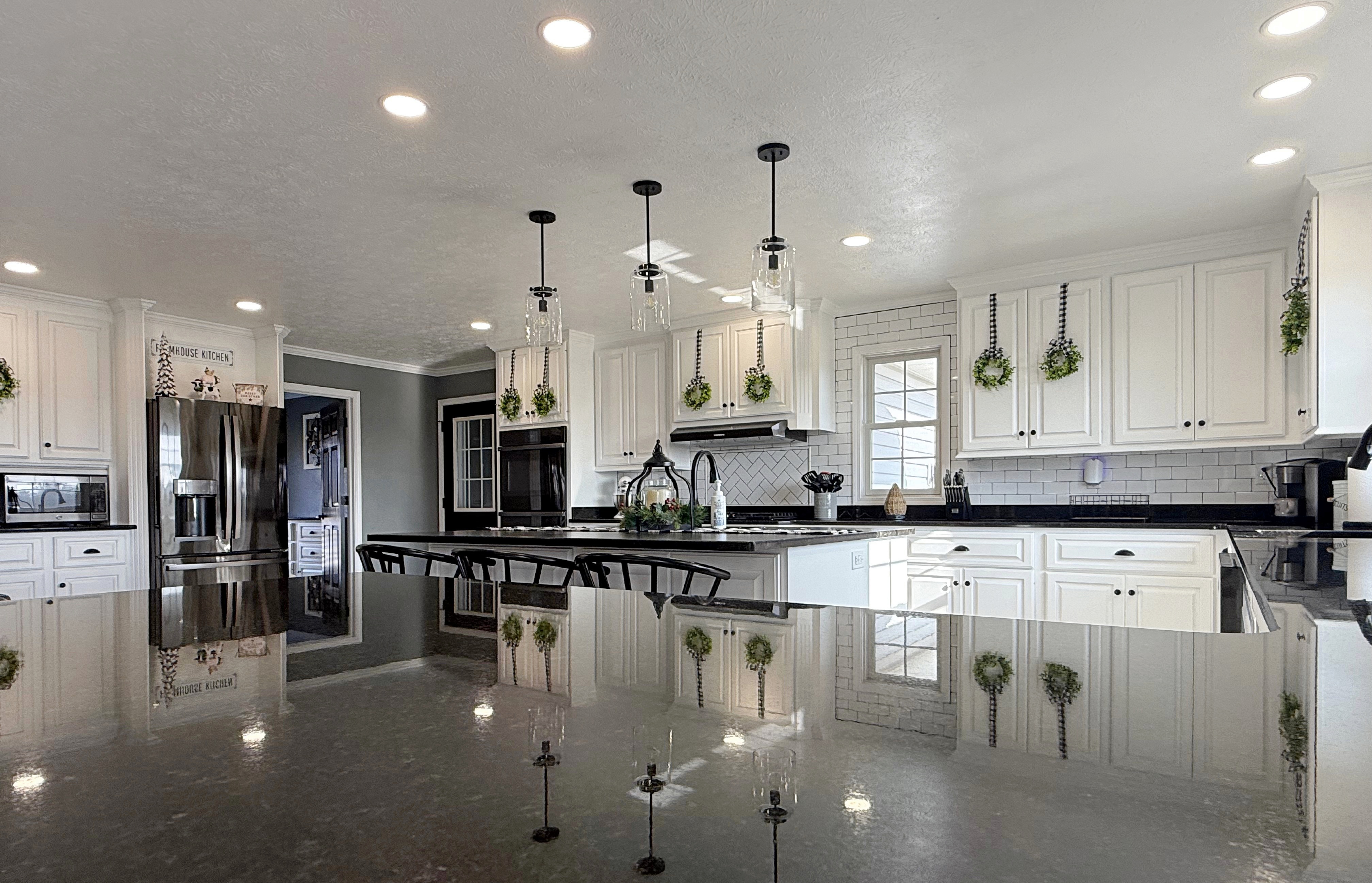 Loogootee, Indiana, 47553, United States, 4 Bedrooms Bedrooms, ,3 BathroomsBathrooms,Residential,For Sale,2005649