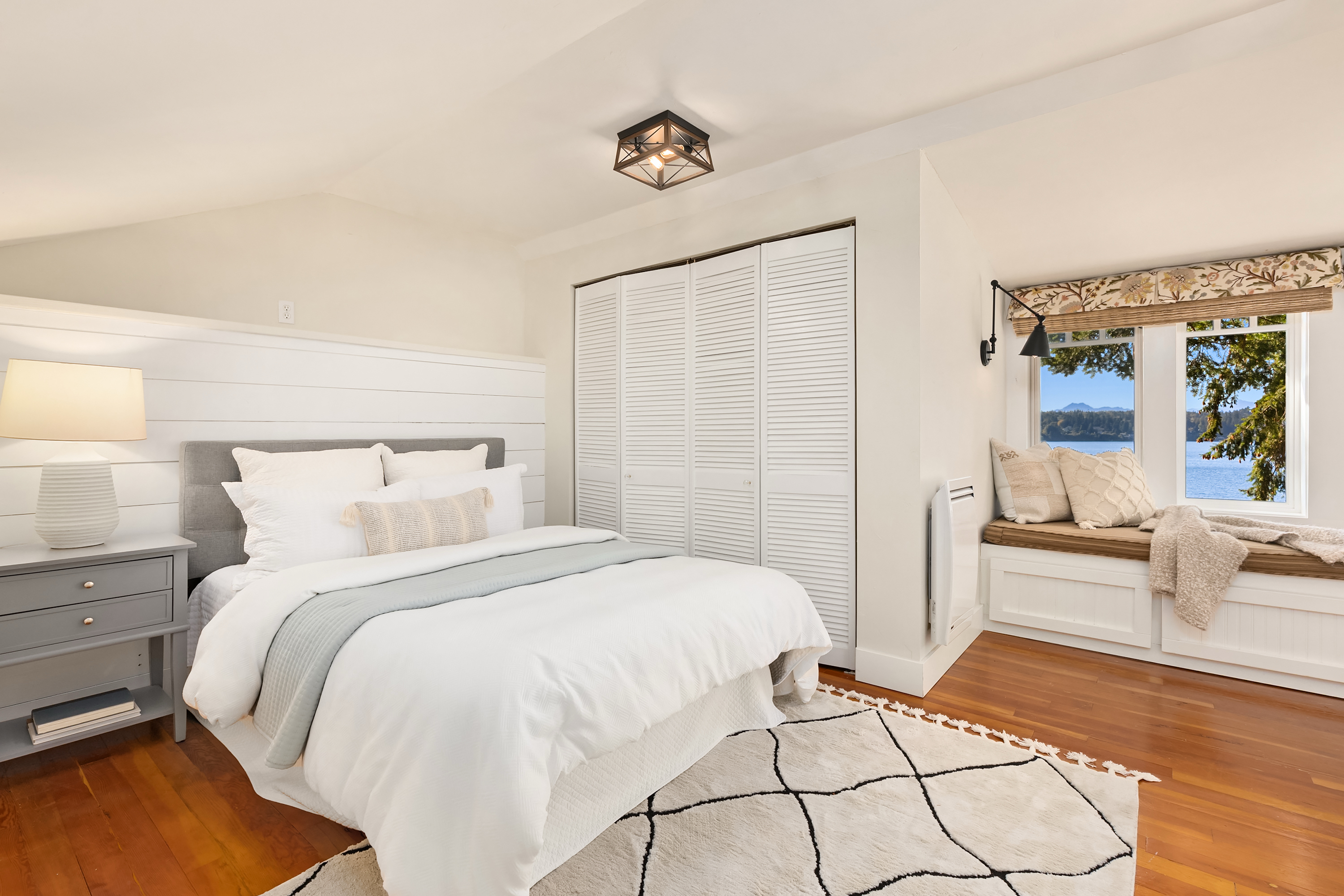  8405 Hansen Road Northeast, Bainbridge Island, WA 98110 - 物件實景