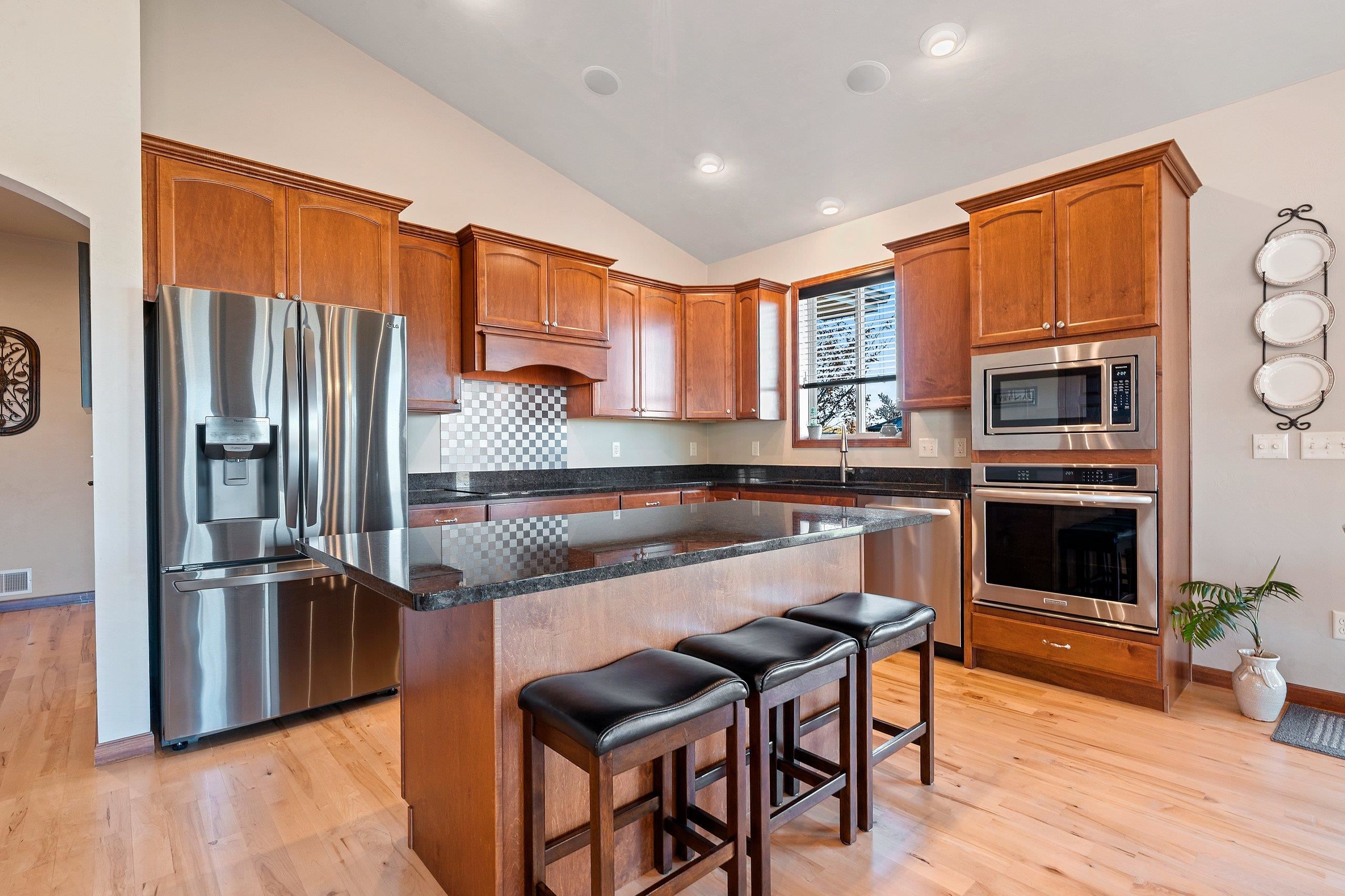 NEENAH, Wisconsin, 54956, United States, 3 Bedrooms Bedrooms, ,3 BathroomsBathrooms,Residential,For Sale,1986561