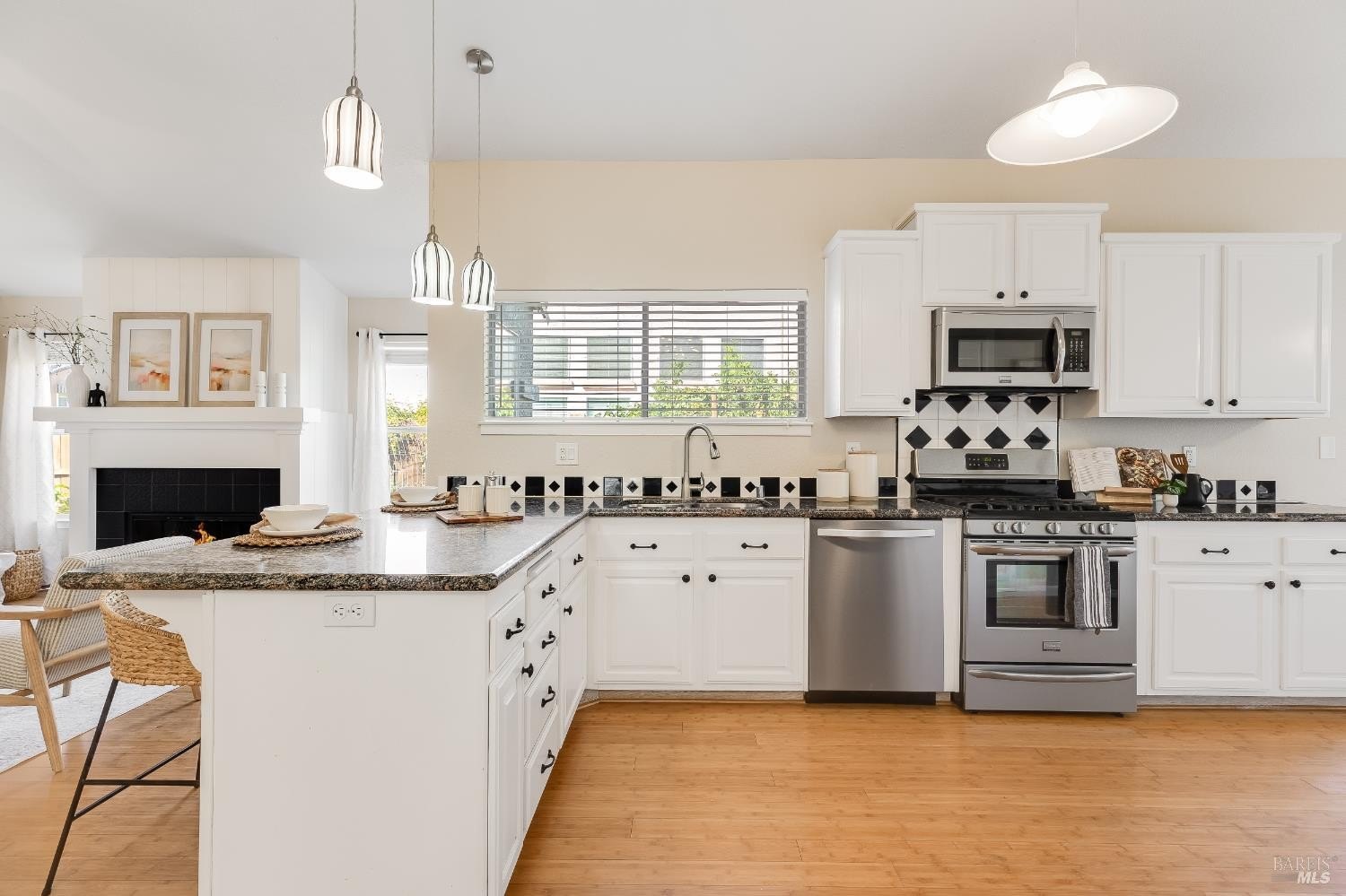 Vacaville, California, 95687, United States, 3 Bedrooms Bedrooms, ,2 BathroomsBathrooms,Residential,For Sale,1932568