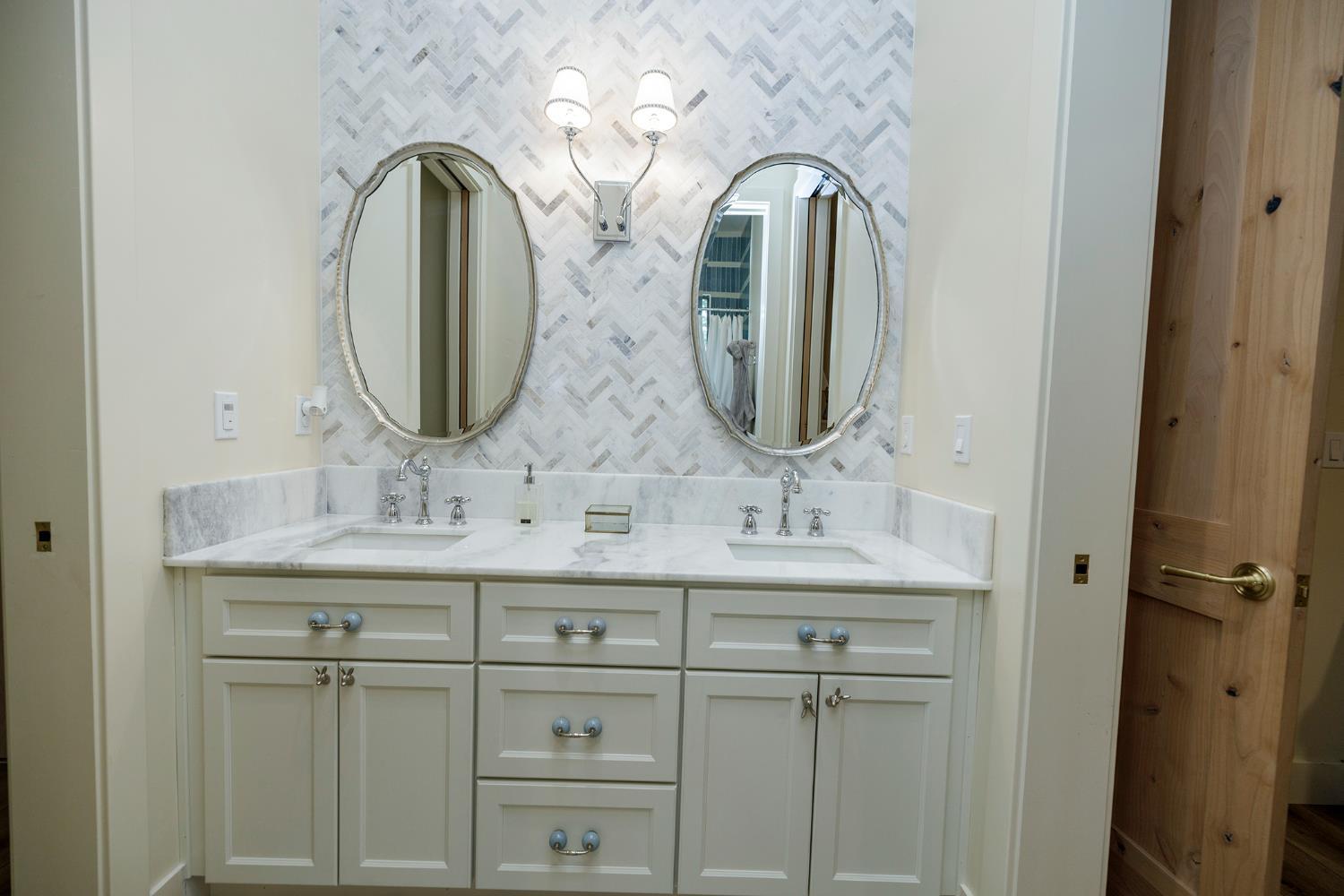 Modesto, California, 95357, United States, 4 Bedrooms Bedrooms, ,4 BathroomsBathrooms,Residential,For Sale,1976586