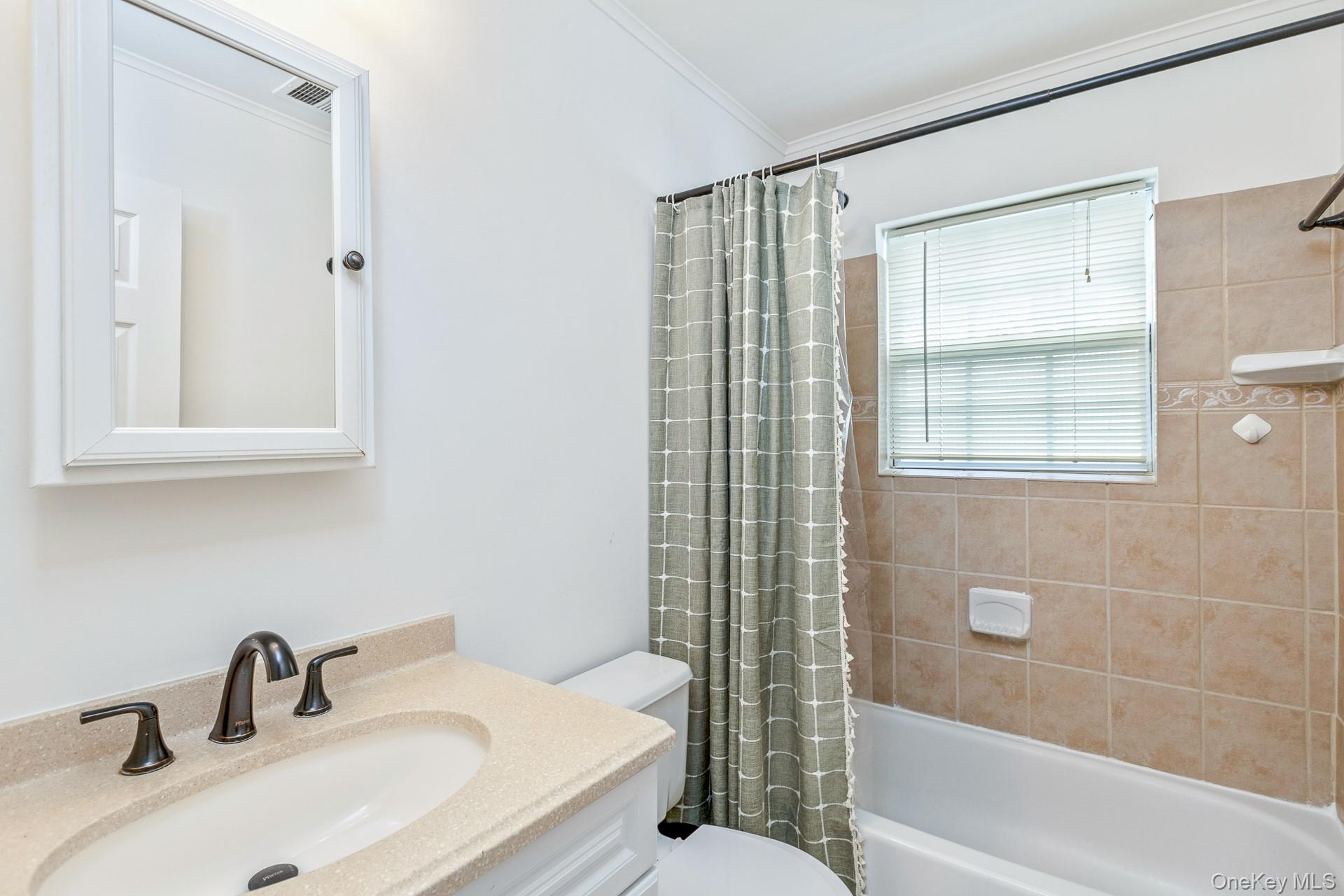  7 Possum Path, Coram, NY, 11727 - 物件實景