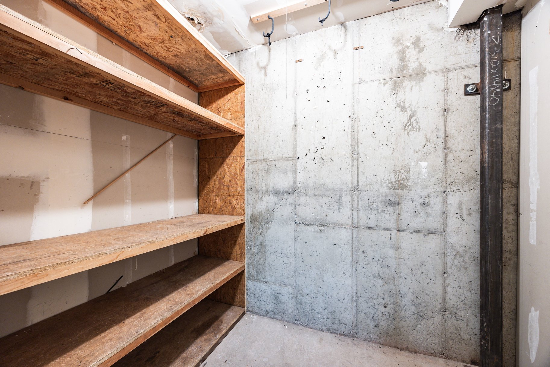  Light Filled Open Floor Plan with Seamless Access to Outdoor Space - 物件實景