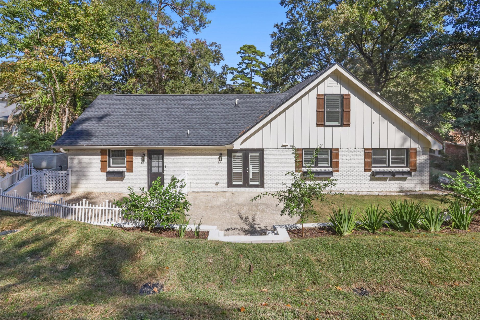 Tallahassee, Florida, 32308, United States, 4 Bedrooms Bedrooms, ,3 BathroomsBathrooms,Residential,For Sale,2012619