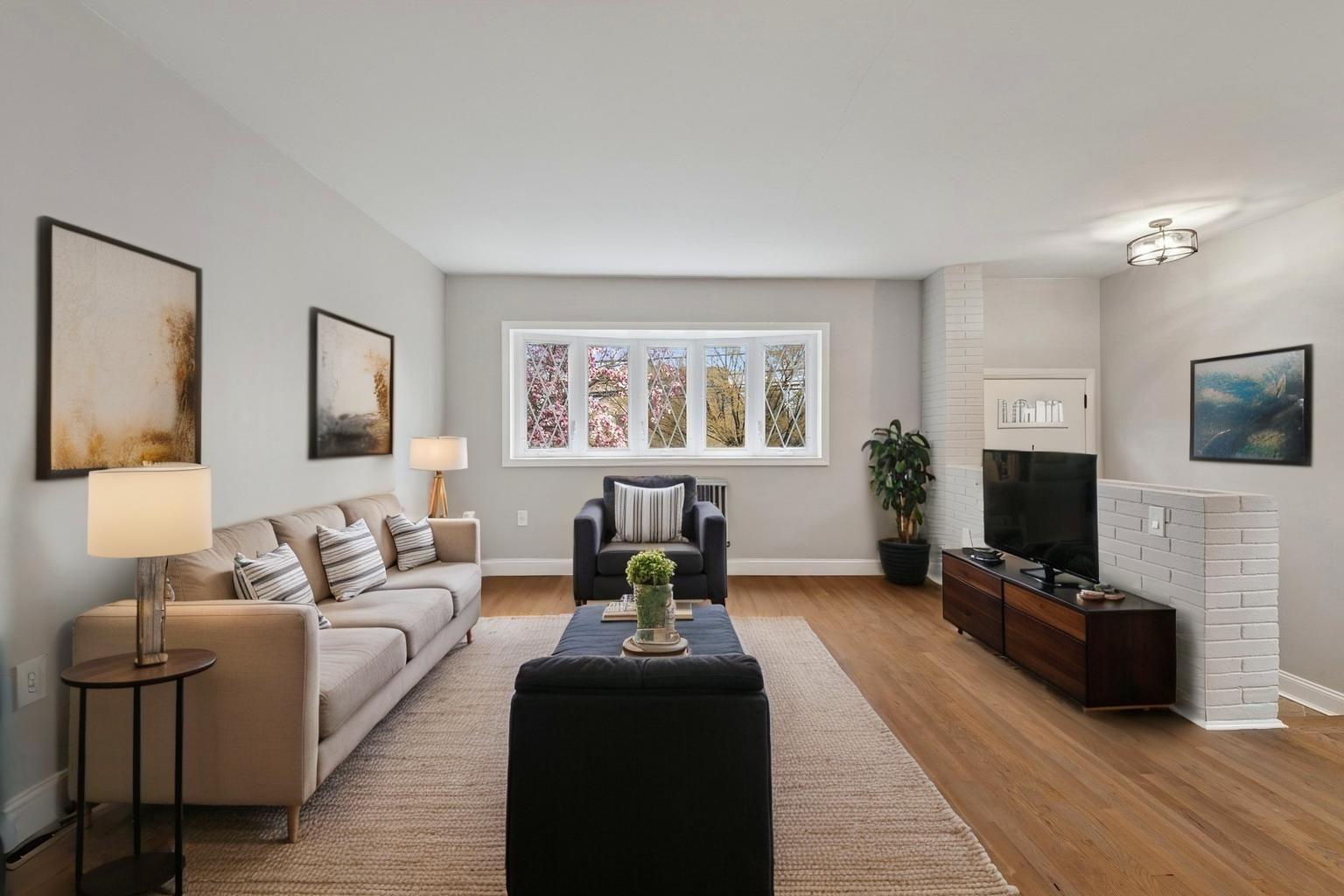 Bronx, New York, 10465, United States, 3 Bedrooms Bedrooms, ,2 BathroomsBathrooms,Residential,For Sale,1794216