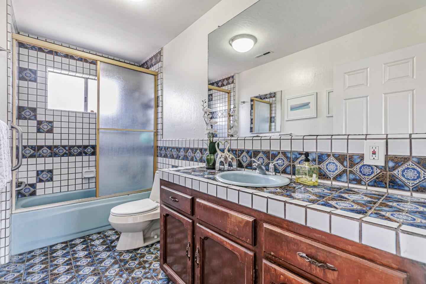 San Jose, California, 95116, United States, 3 Bedrooms Bedrooms, ,2 BathroomsBathrooms,Residential,For Sale,1903295