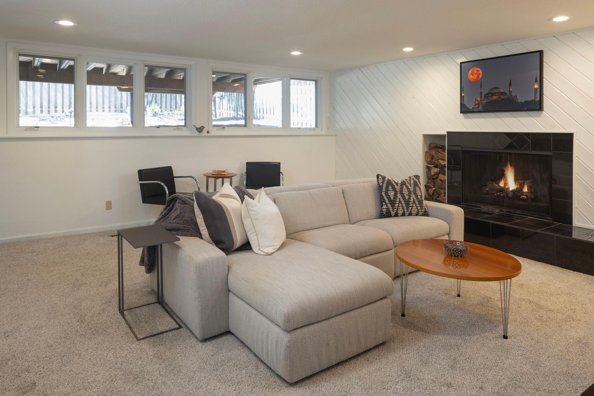 Minneapolis, Minnesota, 55410, United States, 4 Bedrooms Bedrooms, ,2 BathroomsBathrooms,Residential,For Sale,1805431