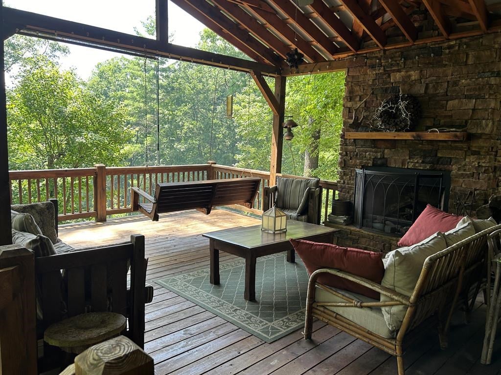 Blue Ridge, Georgia, 30513, United States, 5 Bedrooms Bedrooms, ,3 BathroomsBathrooms,Residential,For Sale,1859045