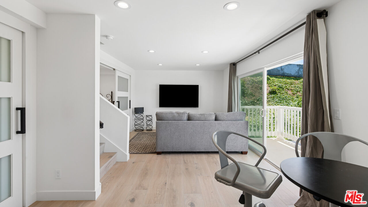 Malibu, California, 90265, United States, 2 Bedrooms Bedrooms, ,2 BathroomsBathrooms,Residential,For Sale,1896546