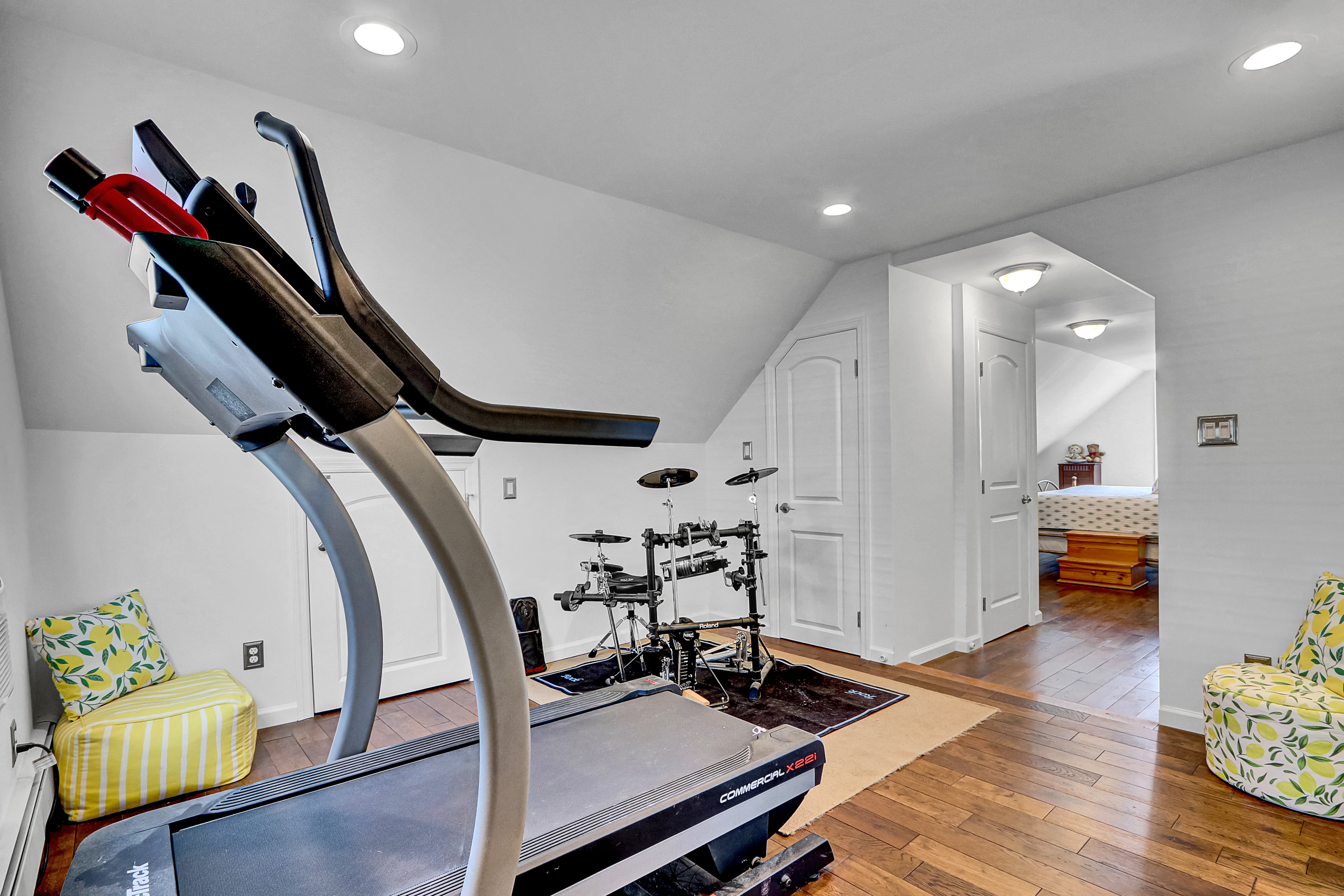 Babylon, New York, 11702, United States, 4 Bedrooms Bedrooms, ,2 BathroomsBathrooms,Residential,For Sale,1921304