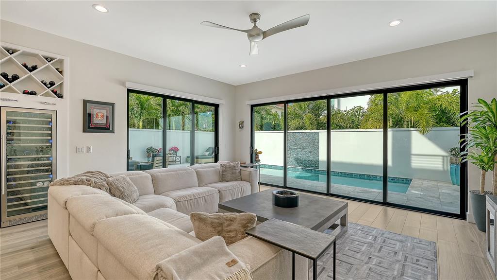 Sarasota, Florida, 34236, United States, 4 Bedrooms Bedrooms, ,4 BathroomsBathrooms,Residential,For Sale,2000414