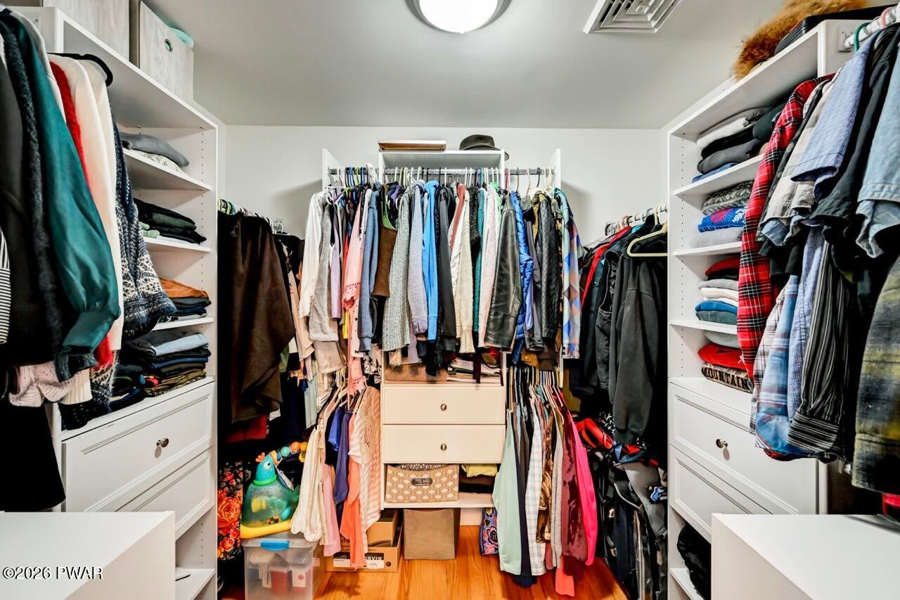 Milford, Pennsylvania, 18337, United States, 3 Bedrooms Bedrooms, ,3 BathroomsBathrooms,Residential,For Sale,2011309