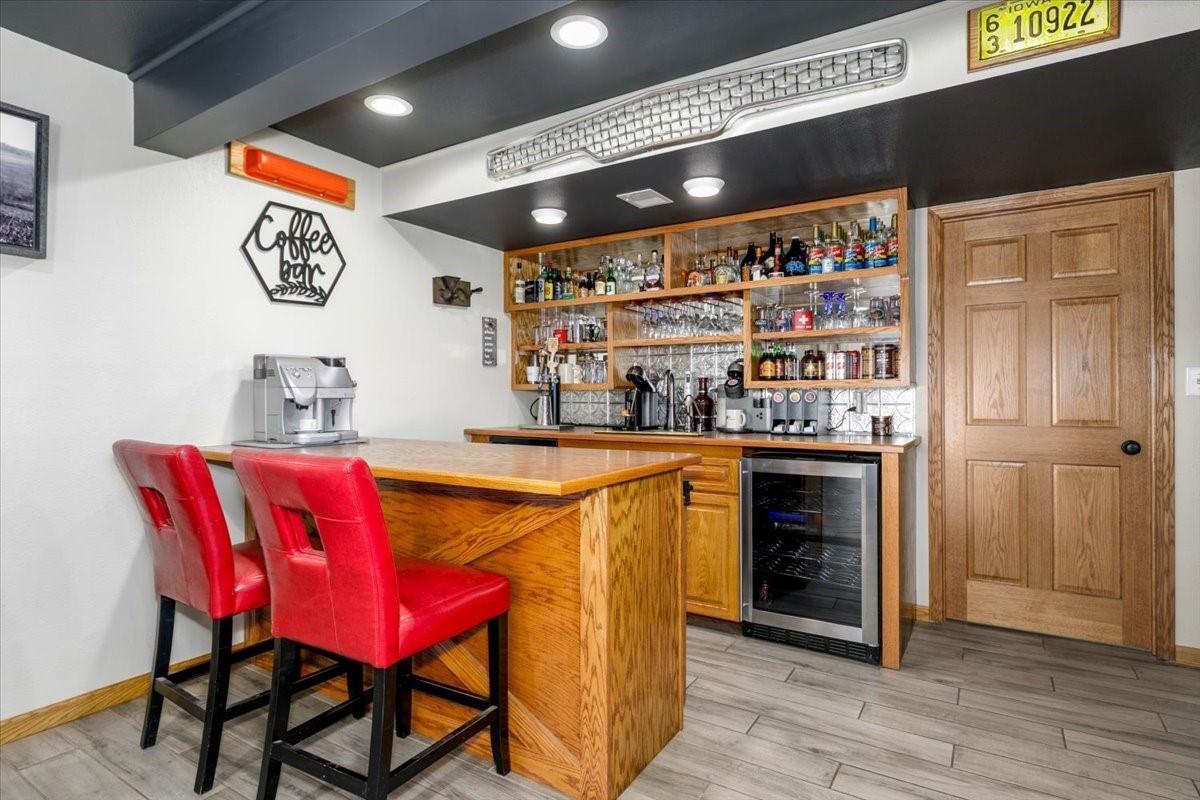 Pella, Iowa, 50219, United States, 3 Bedrooms Bedrooms, ,2 BathroomsBathrooms,Residential,For Sale,2002489