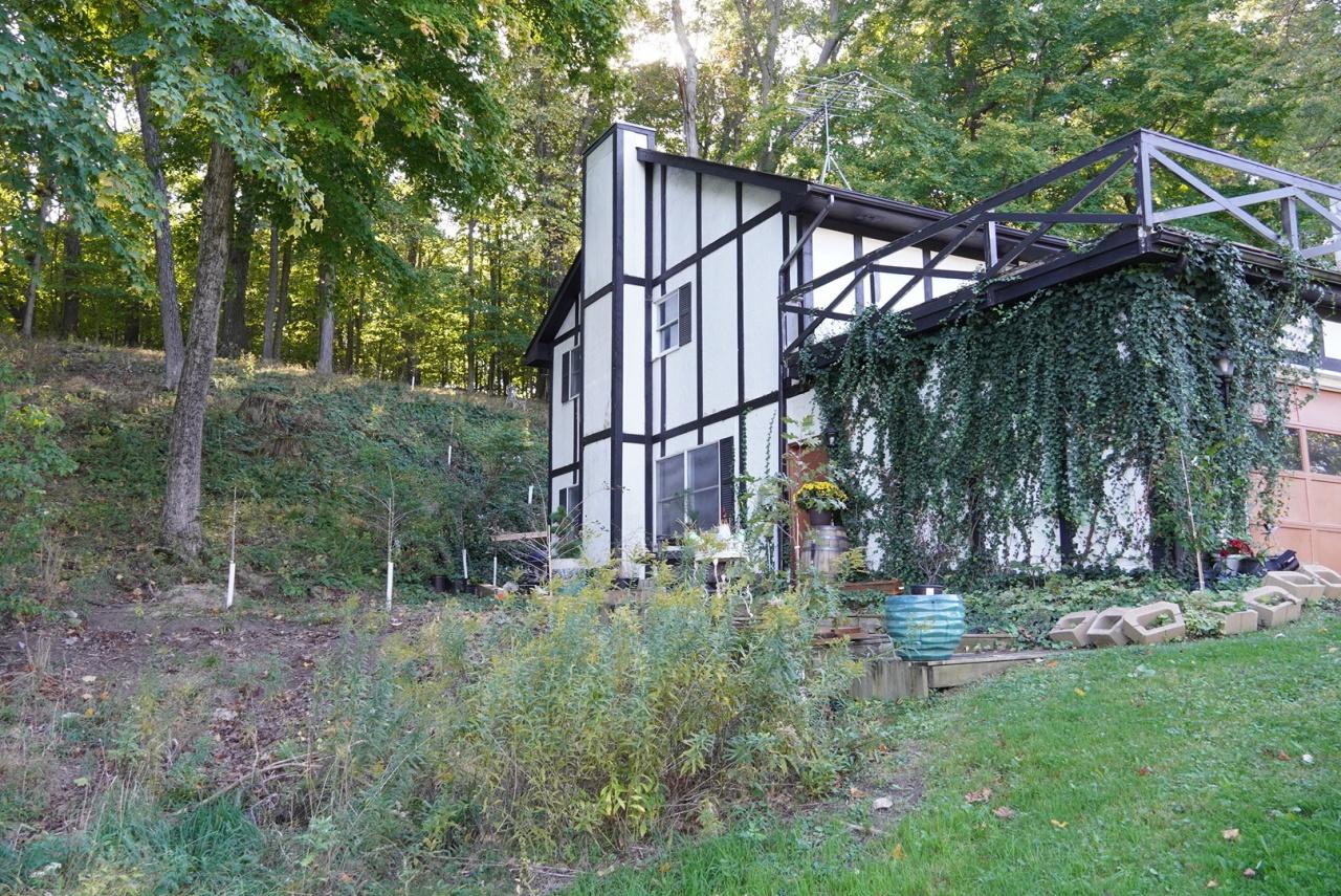 Valparaiso, Indiana, 46385, United States, 3 Bedrooms Bedrooms, ,3 BathroomsBathrooms,Residential,For Sale,1686239