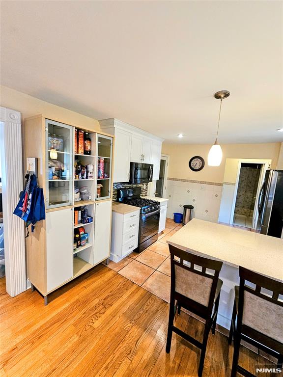 North Arlington, New Jersey, 07071, United States, 3 Bedrooms Bedrooms, ,2 BathroomsBathrooms,Residential,For Sale,1977876