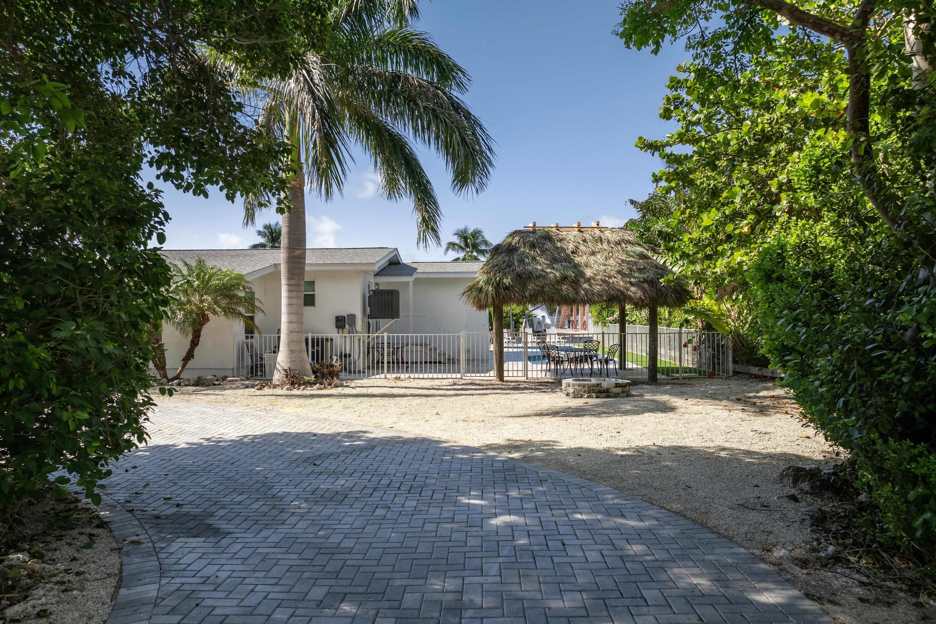 MARATHON, Florida, 33050, United States, 5 Bedrooms Bedrooms, ,4 BathroomsBathrooms,Residential,For Sale,1837177