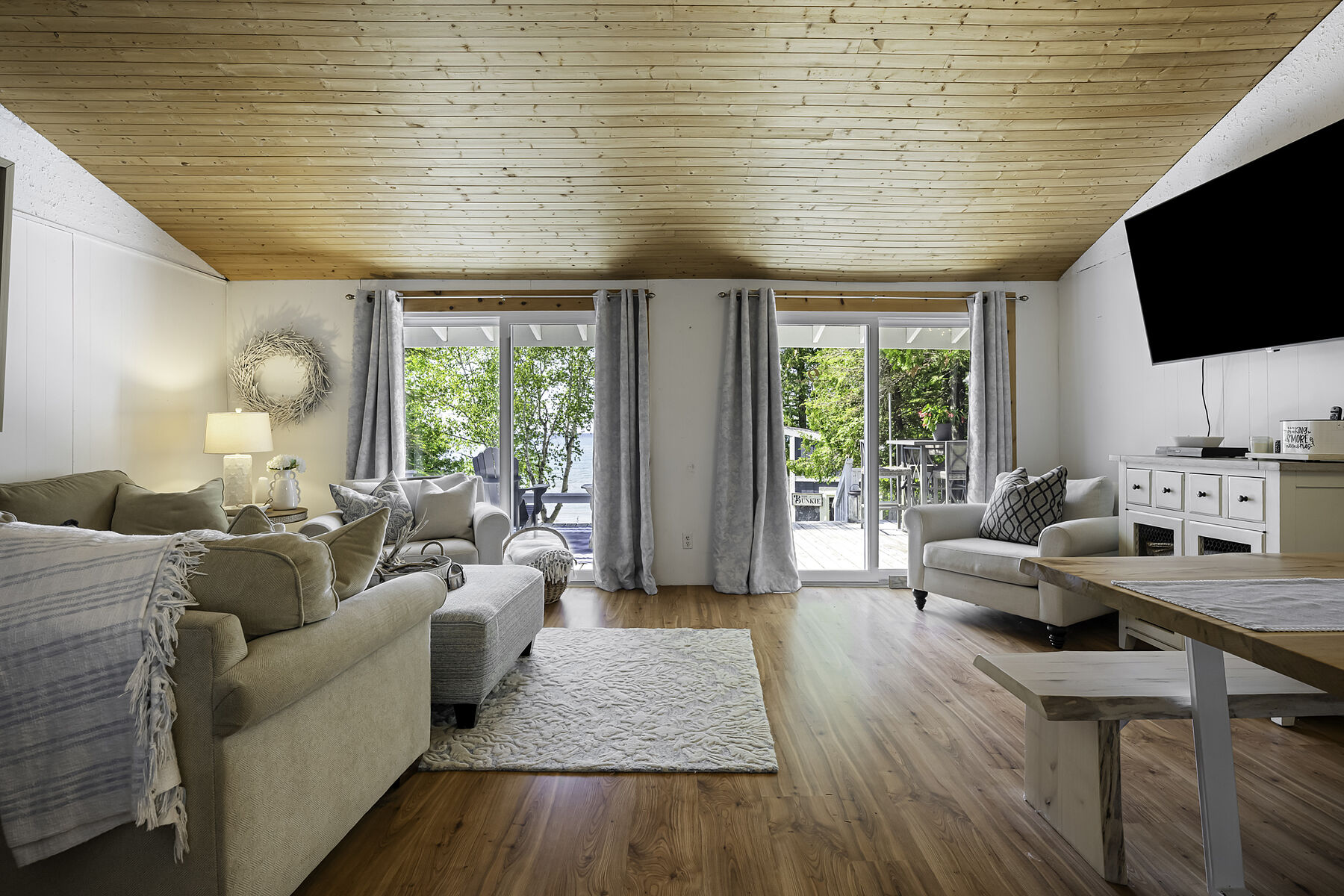  Waterfront Retreat - 物件實景