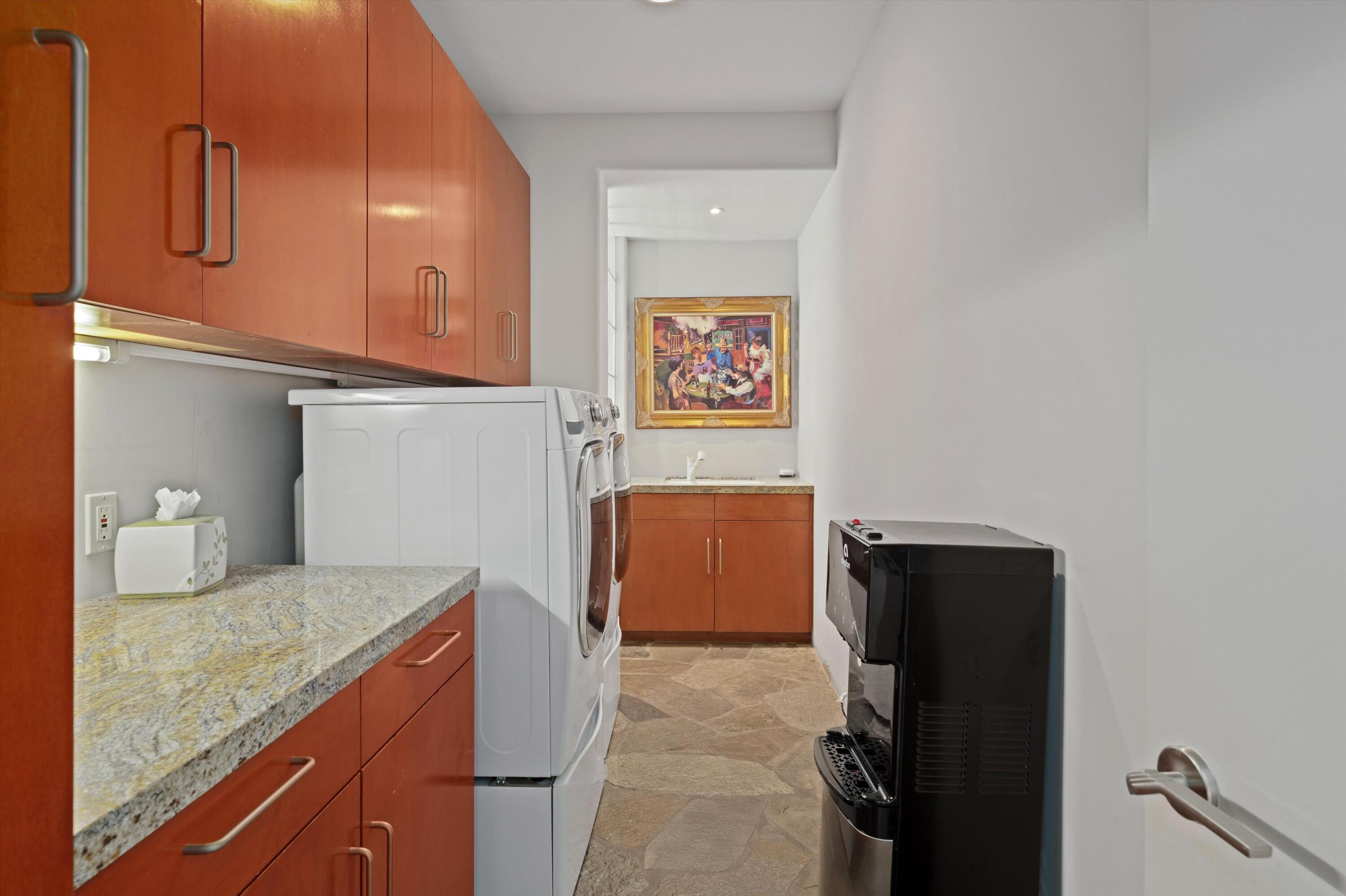 Palm Desert, California, 92260, United States, 4 Bedrooms Bedrooms, ,6 BathroomsBathrooms,Residential,For Sale,2002034