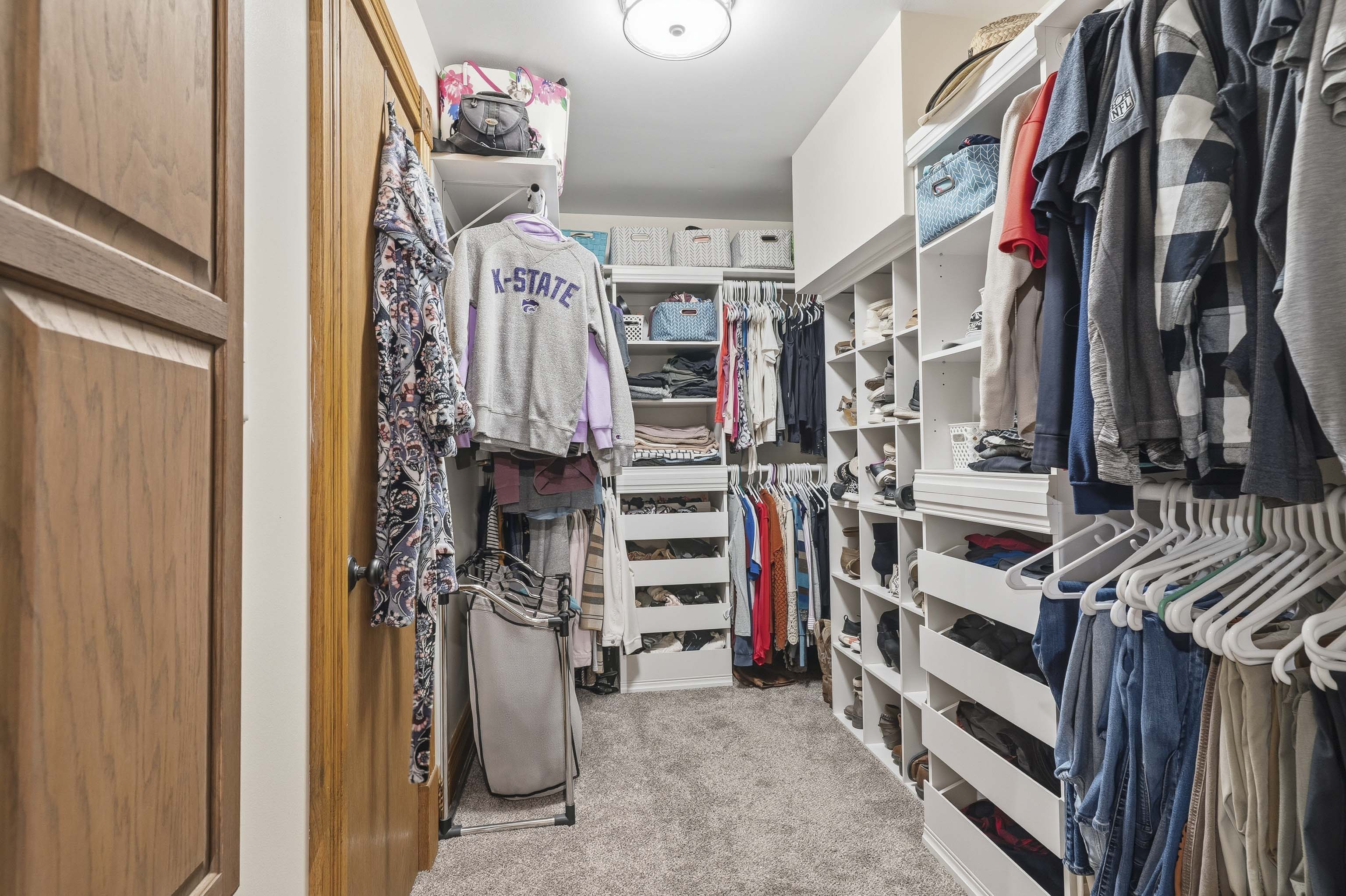 Manhattan, Kansas, 66503, United States, 4 Bedrooms Bedrooms, ,4 BathroomsBathrooms,Residential,For Sale,1985204