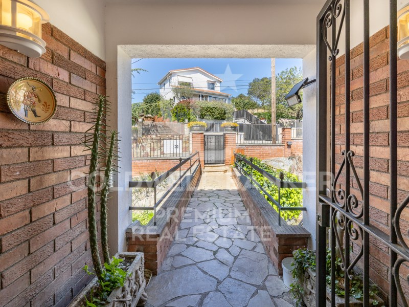 Sant Cugat del Vallès, Catalonia, ES, 5 Bedrooms Bedrooms, ,2 BathroomsBathrooms,Residential,For Sale,1759701