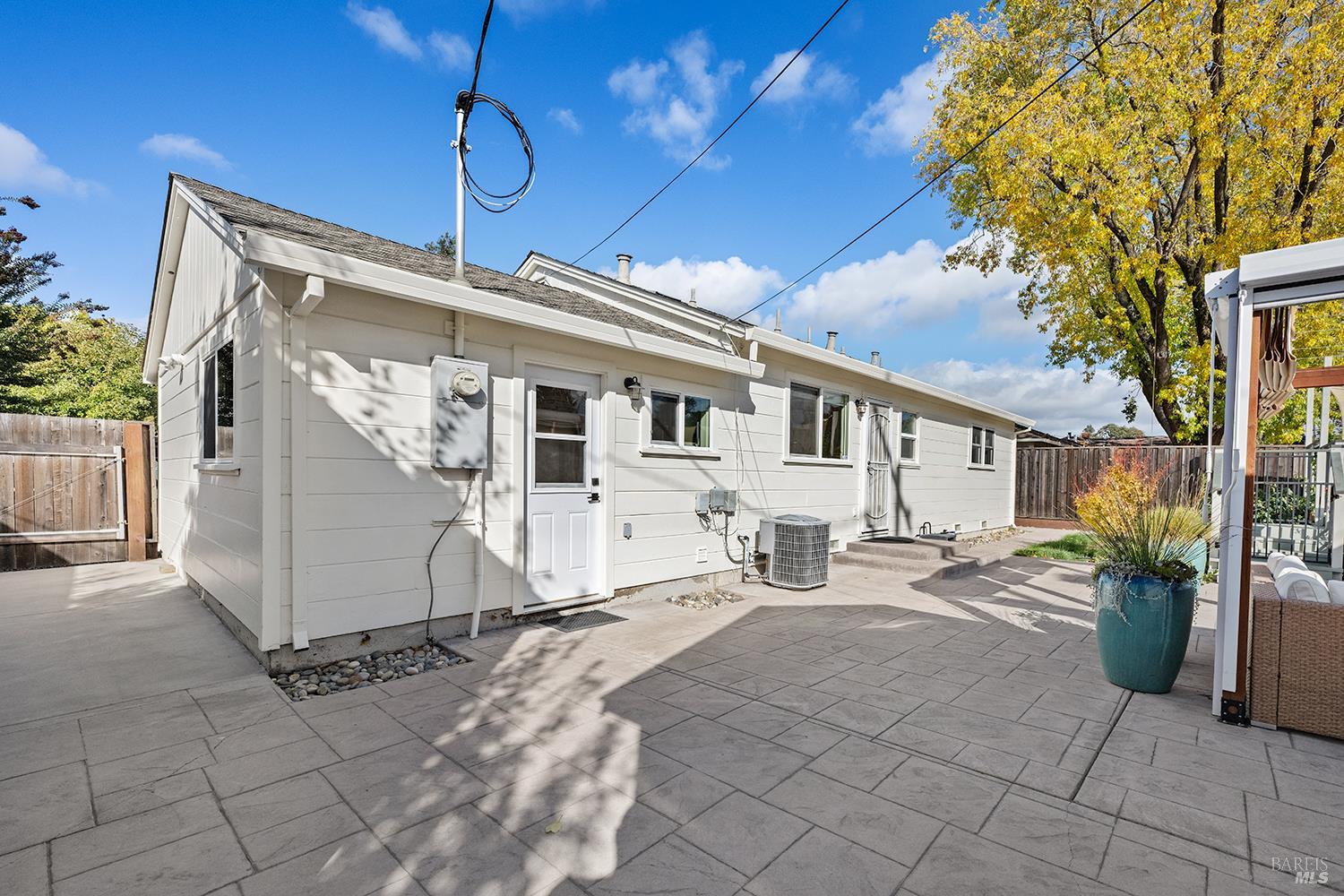 Santa Rosa, California, 95405, United States, 2 Bedrooms Bedrooms, ,2 BathroomsBathrooms,Residential,For Sale,1989467