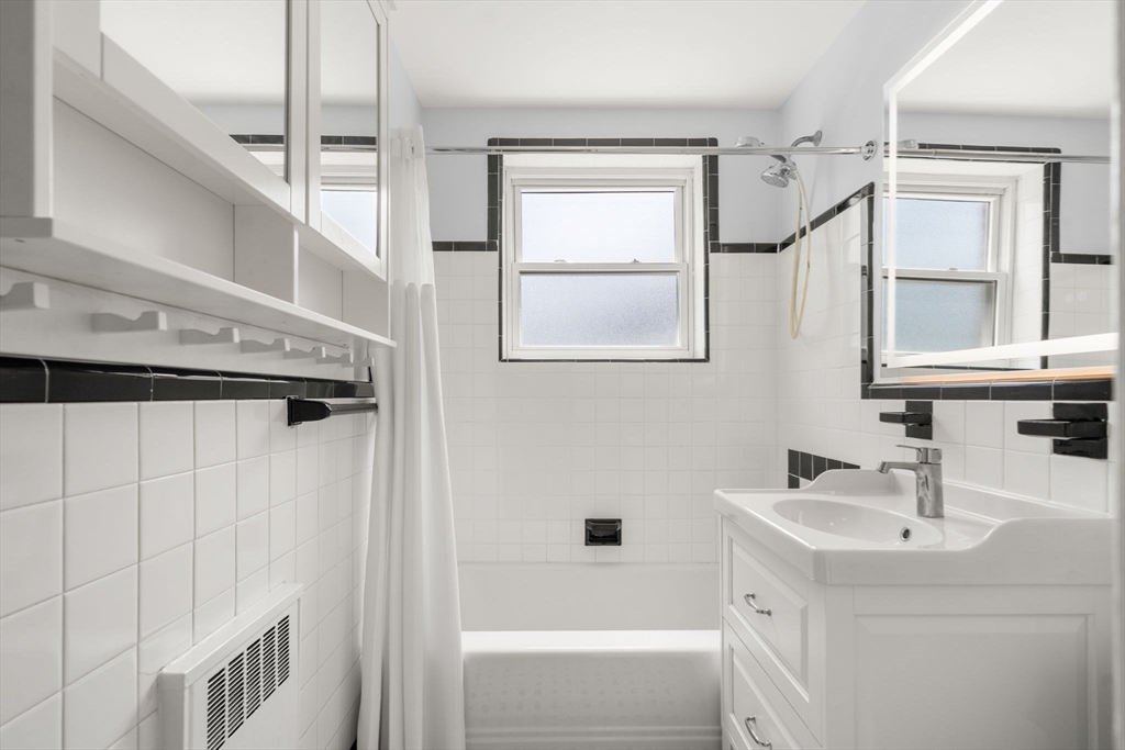 Boston, Massachusetts, 02135, United States, 2 Bedrooms Bedrooms, ,1 BathroomBathrooms,Residential,For Sale,1907550