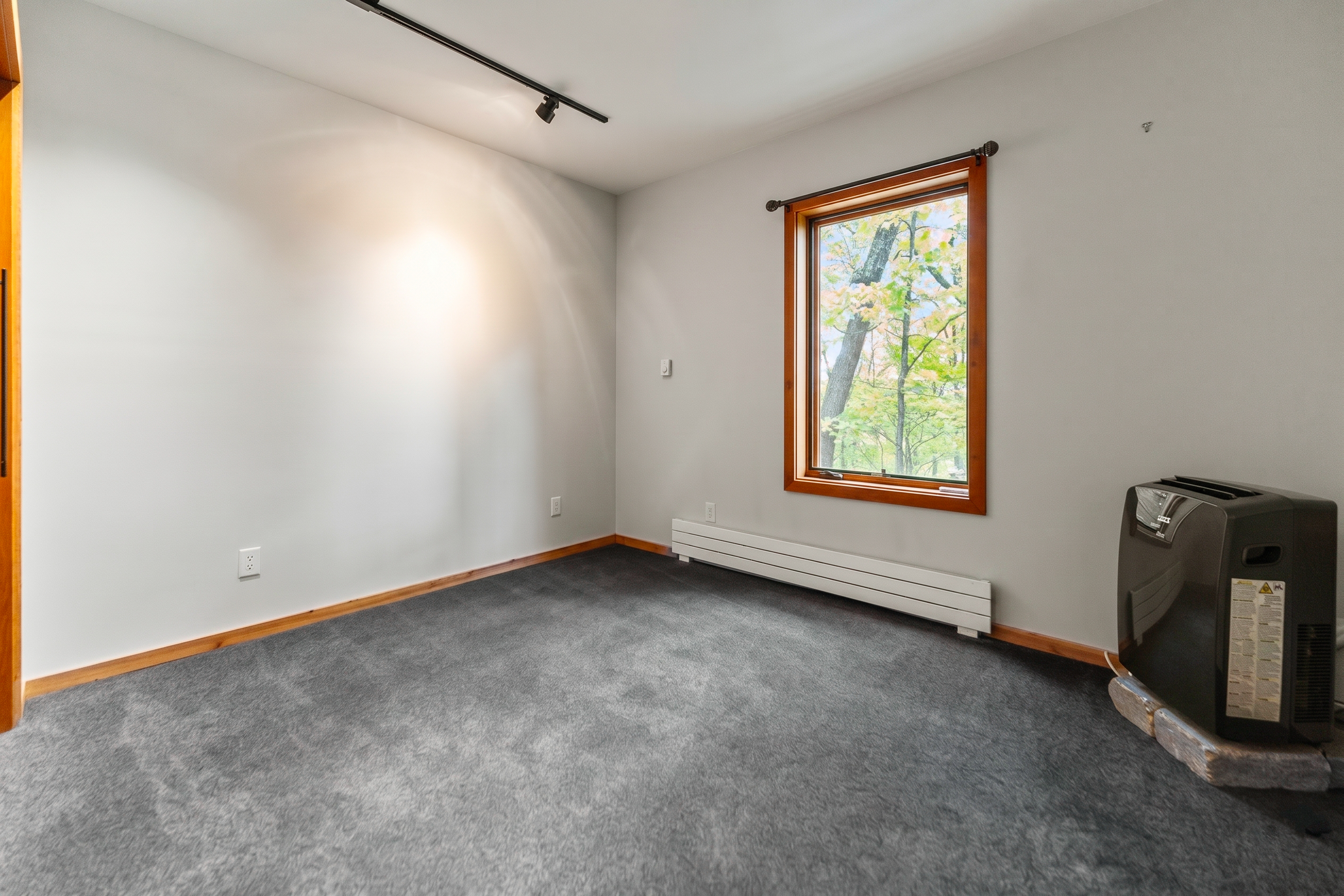  Striking Custom Home Set on 3.49 Private Acres in Wildwood - 物件實景
