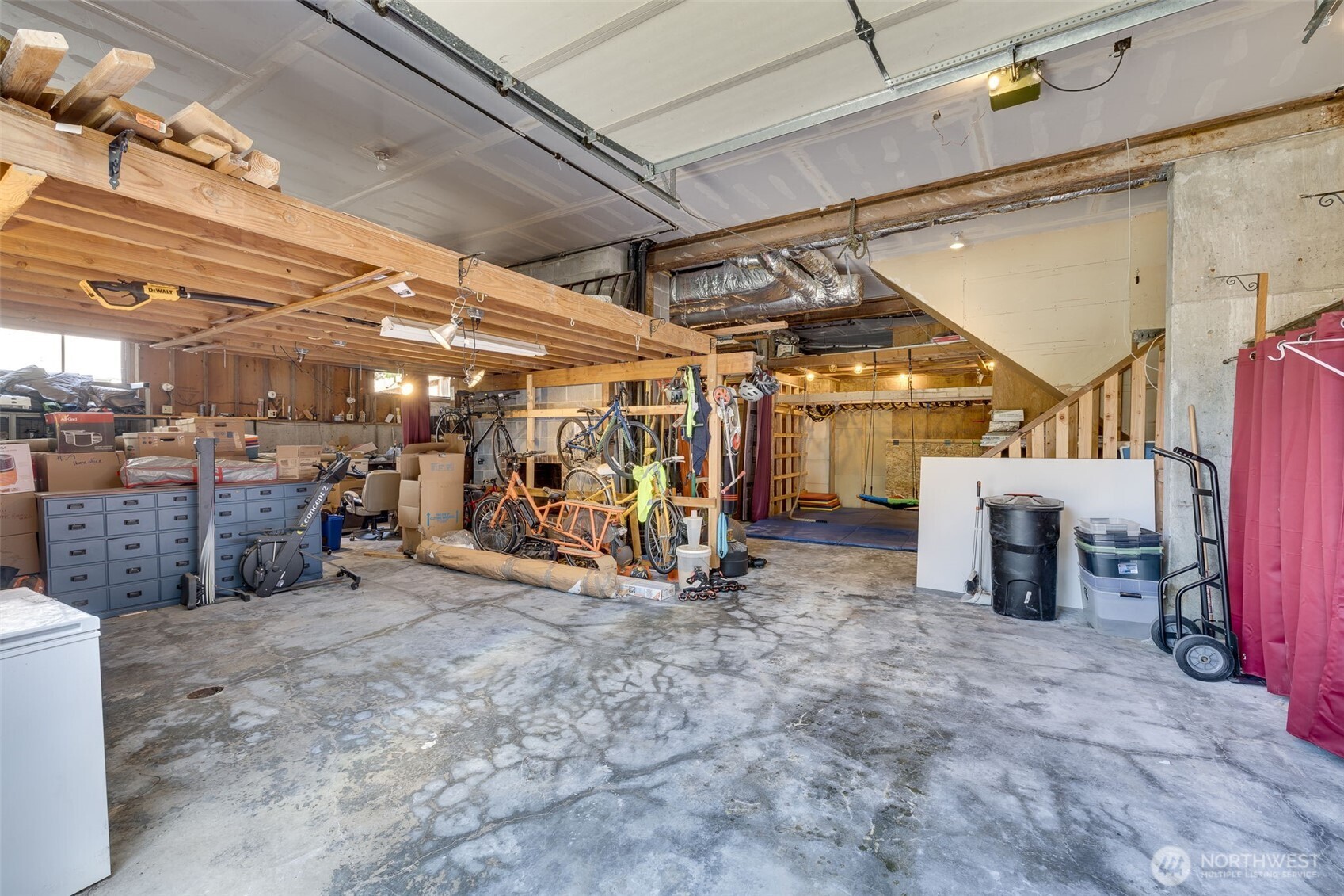 Seattle, Washington, 98117, United States, 4 Bedrooms Bedrooms, ,2 BathroomsBathrooms,Residential,For Sale,1846513