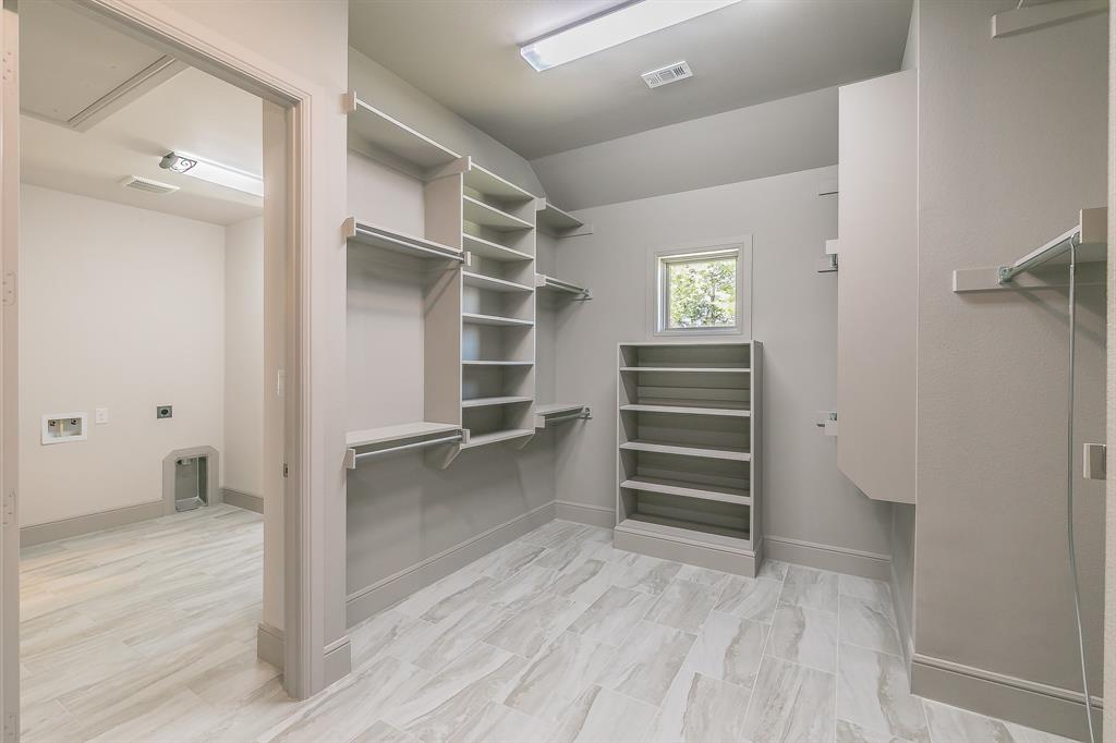 Grapevine, Texas, 76051, United States, 3 Bedrooms Bedrooms, ,4 BathroomsBathrooms,Residential,For Sale,1905682
