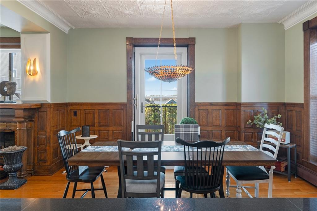 Bristol, Rhode Island, 02809, United States, 2 Bedrooms Bedrooms, ,3 BathroomsBathrooms,Residential,For Sale,1834727