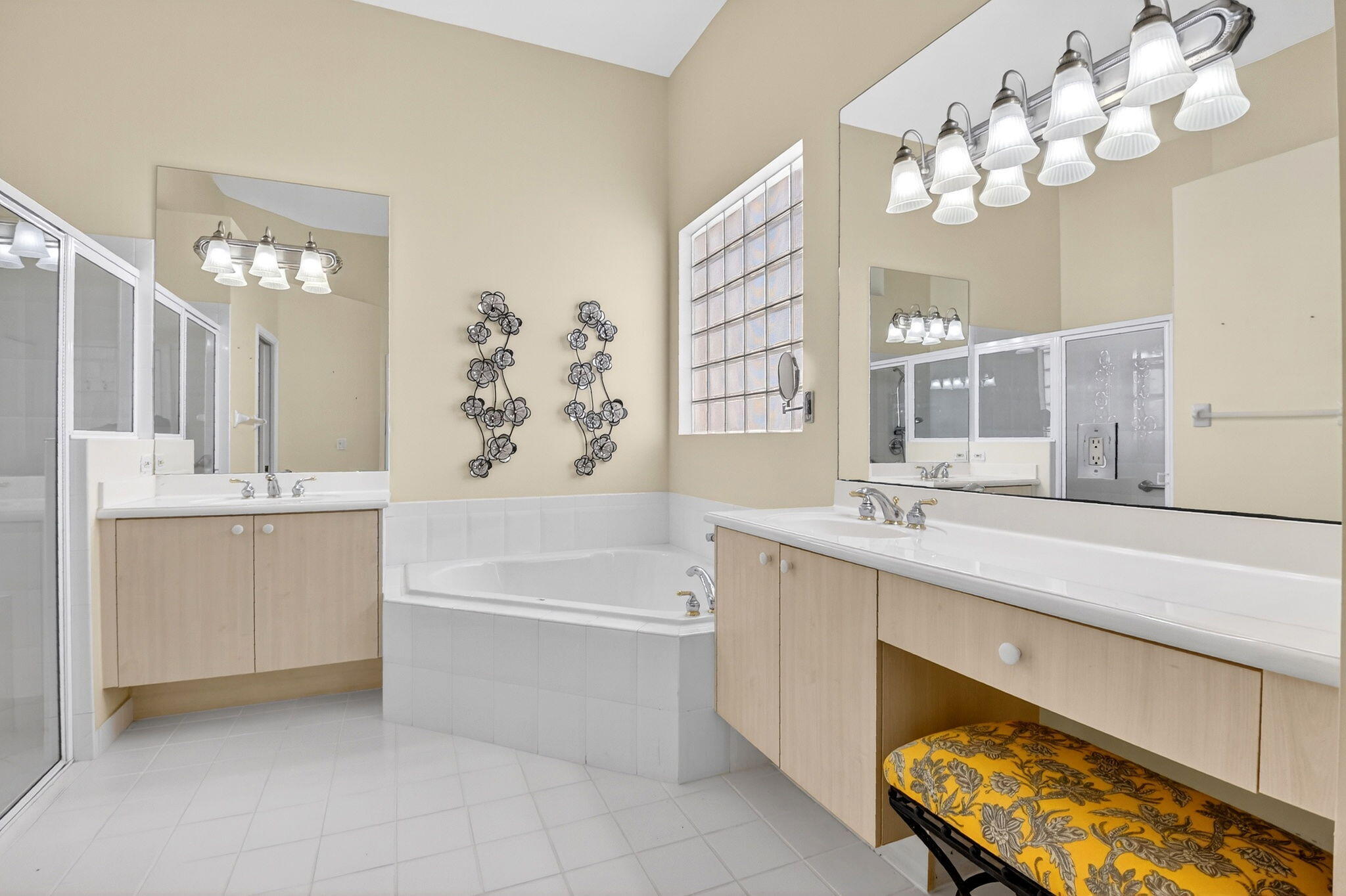 Delray Beach, Florida, 33446, United States, 3 Bedrooms Bedrooms, ,2 BathroomsBathrooms,Residential,For Sale,2003234