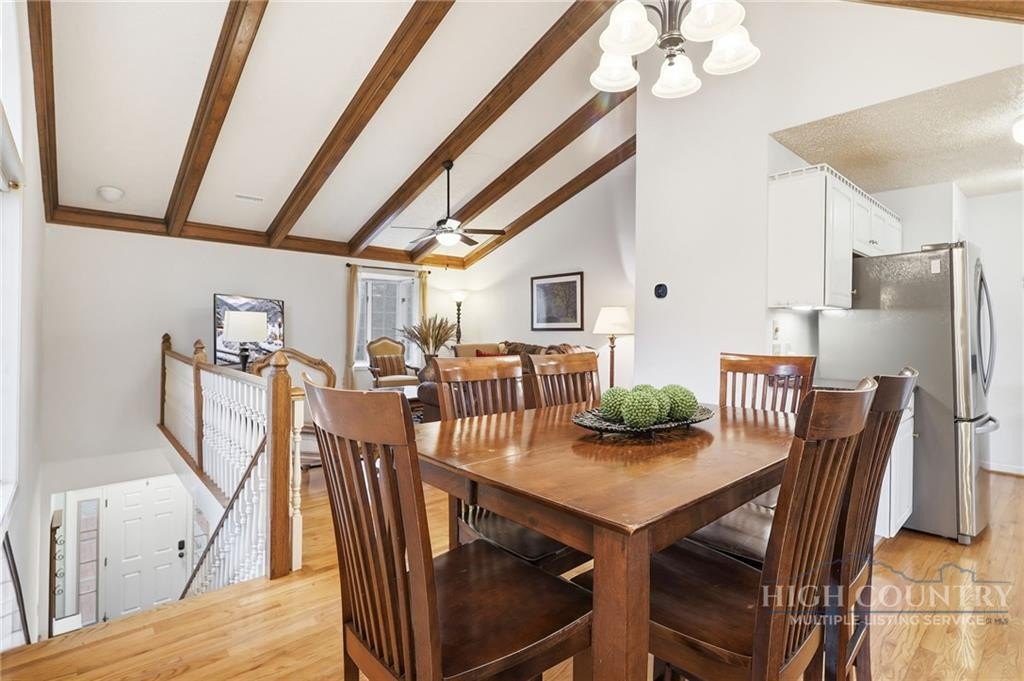 Banner Elk, North Carolina, 28604, United States, 4 Bedrooms Bedrooms, ,5 BathroomsBathrooms,Residential,For Sale,2020475
