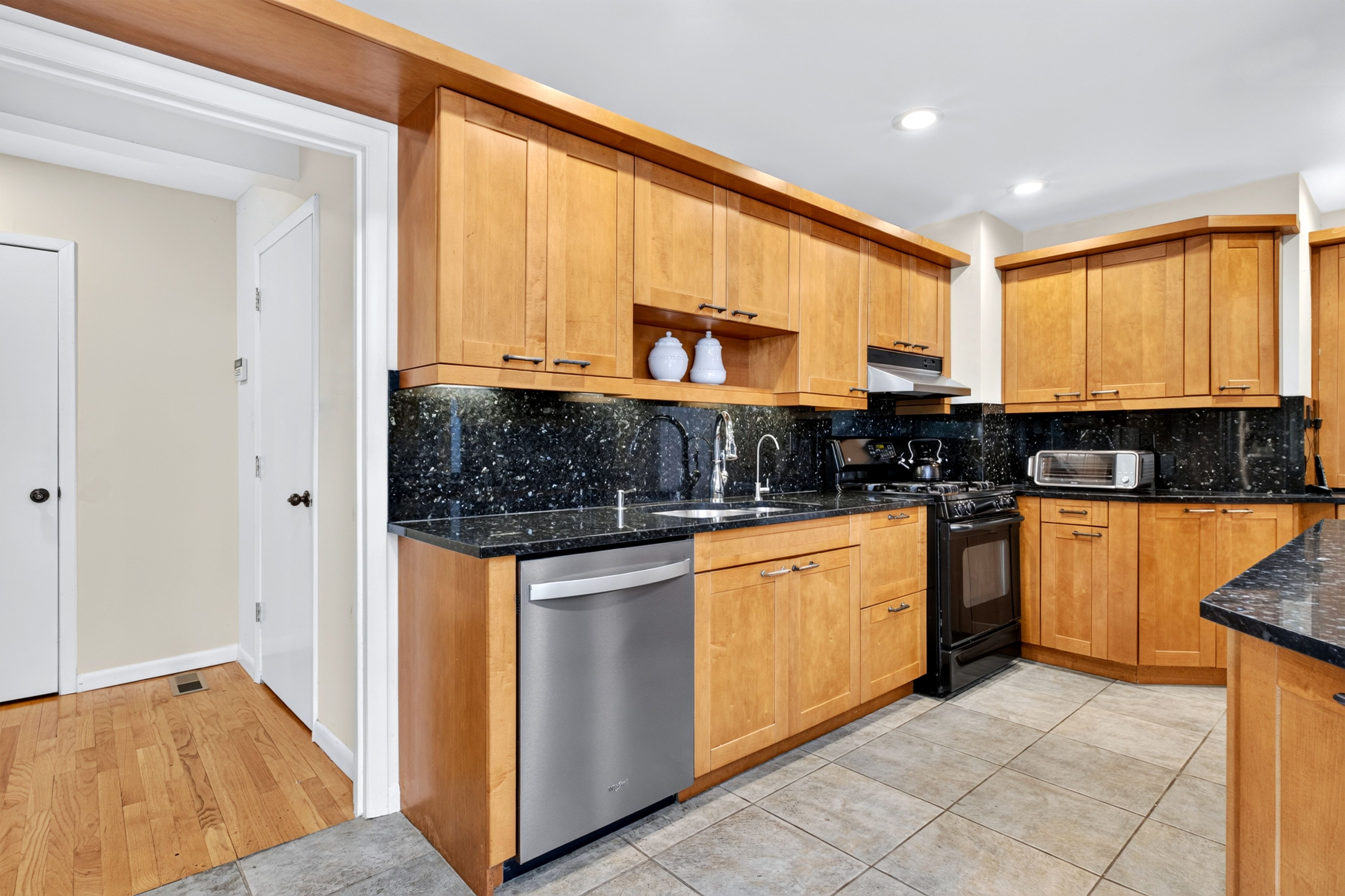  75 Plymouth Road, Manhasset, NY 11030 - 物件實景