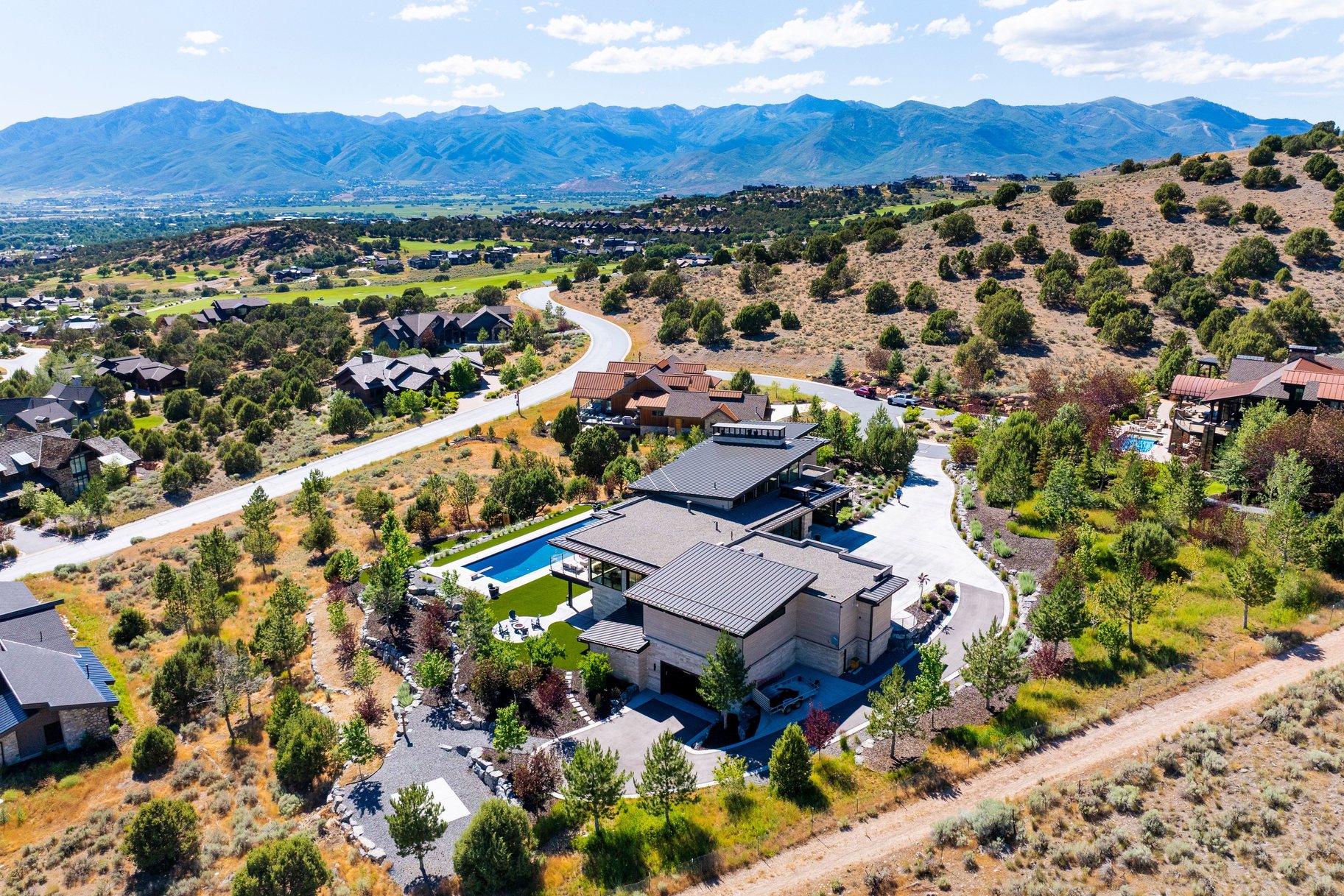  Luxury Lives Here  Architectural Masterpiece with Unmatched Privacy & Views - 物件實景