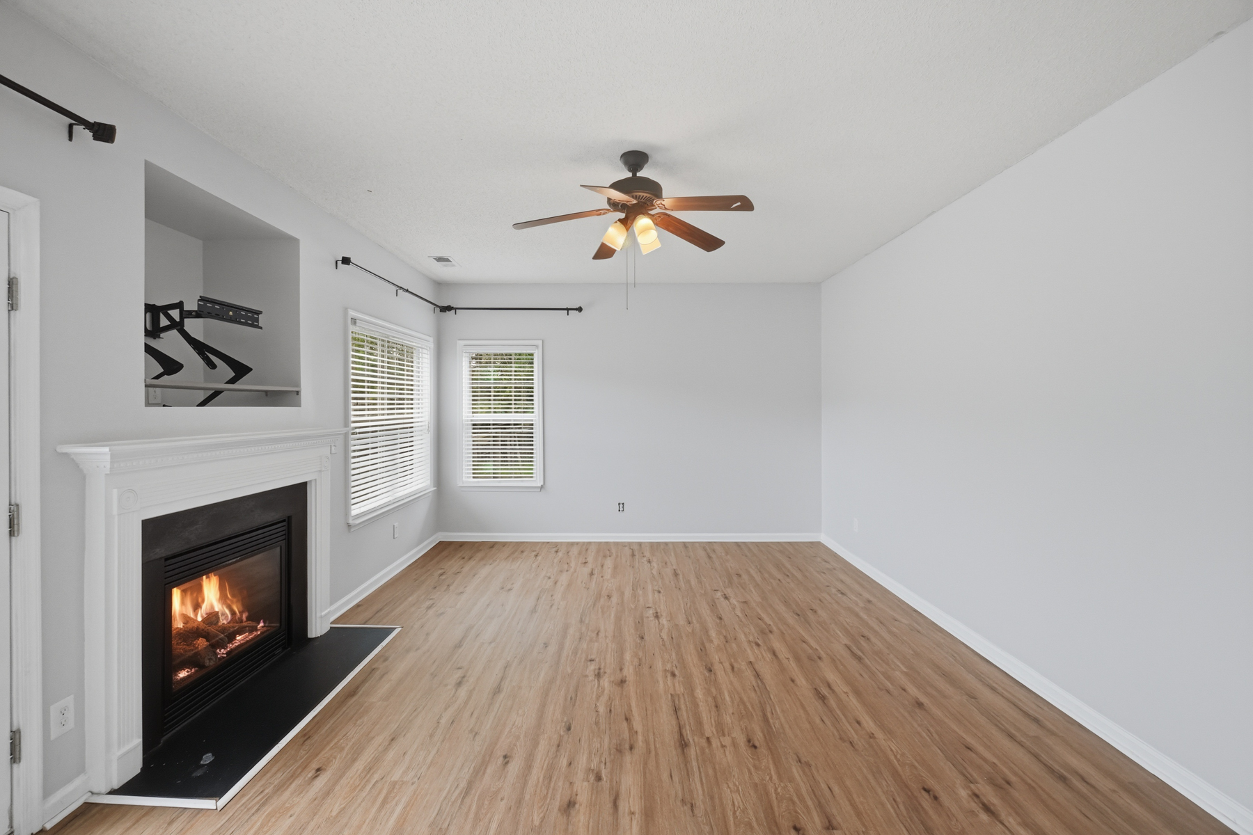  145 Pier Landing Loop, South Mills, NC, 27976 - 物件實景