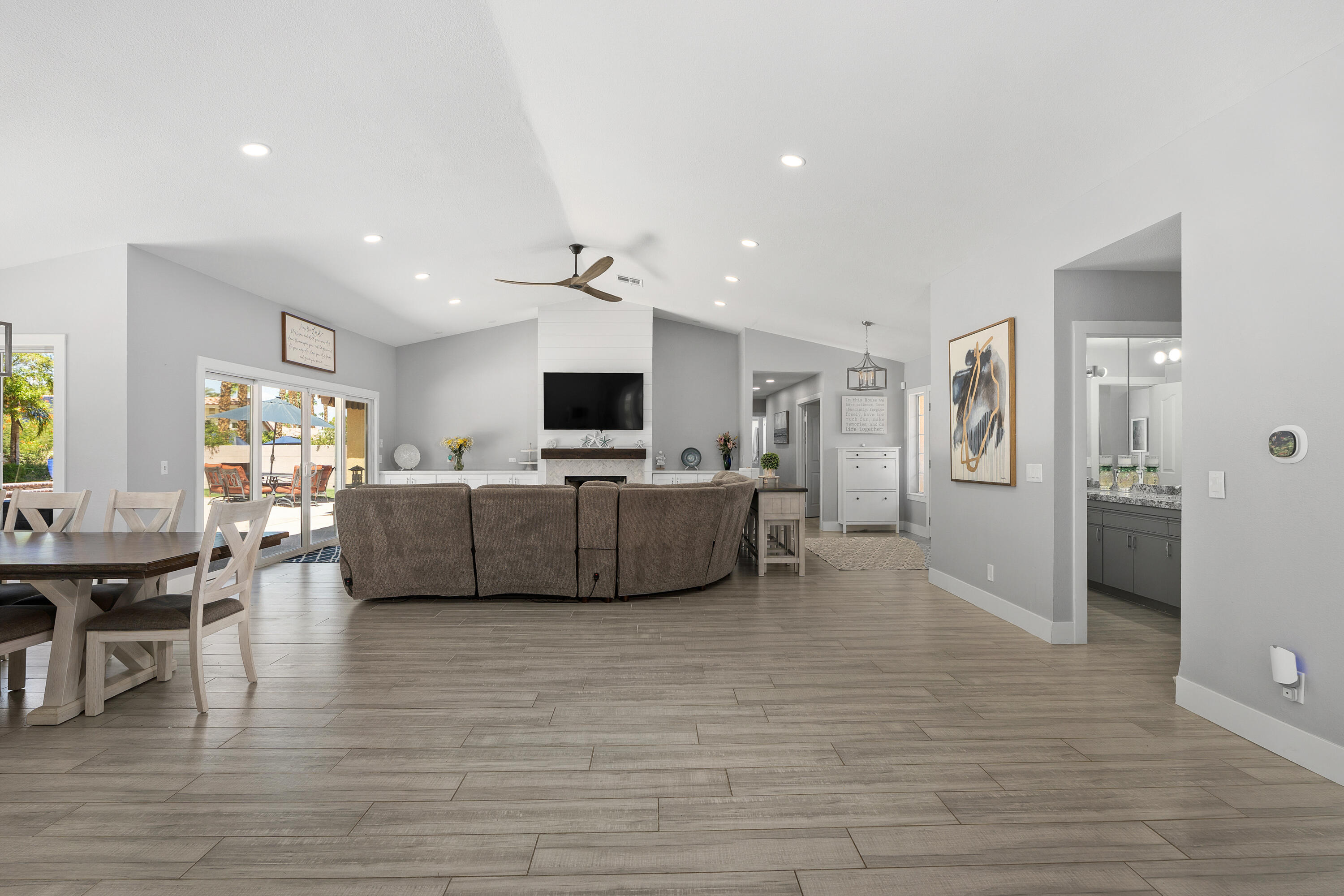 Palm Desert, California, 92211, United States, 4 Bedrooms Bedrooms, ,3 BathroomsBathrooms,Residential,For Sale,1938819