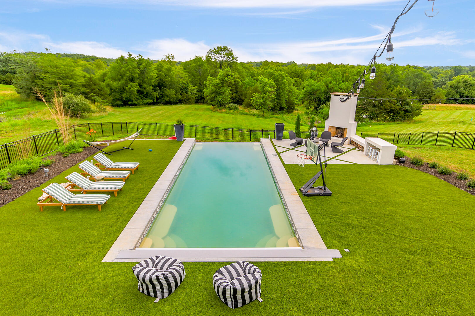 COLUMBIA, Missouri, 65202, United States, 5 Bedrooms Bedrooms, ,5 BathroomsBathrooms,Residential,For Sale,2019373