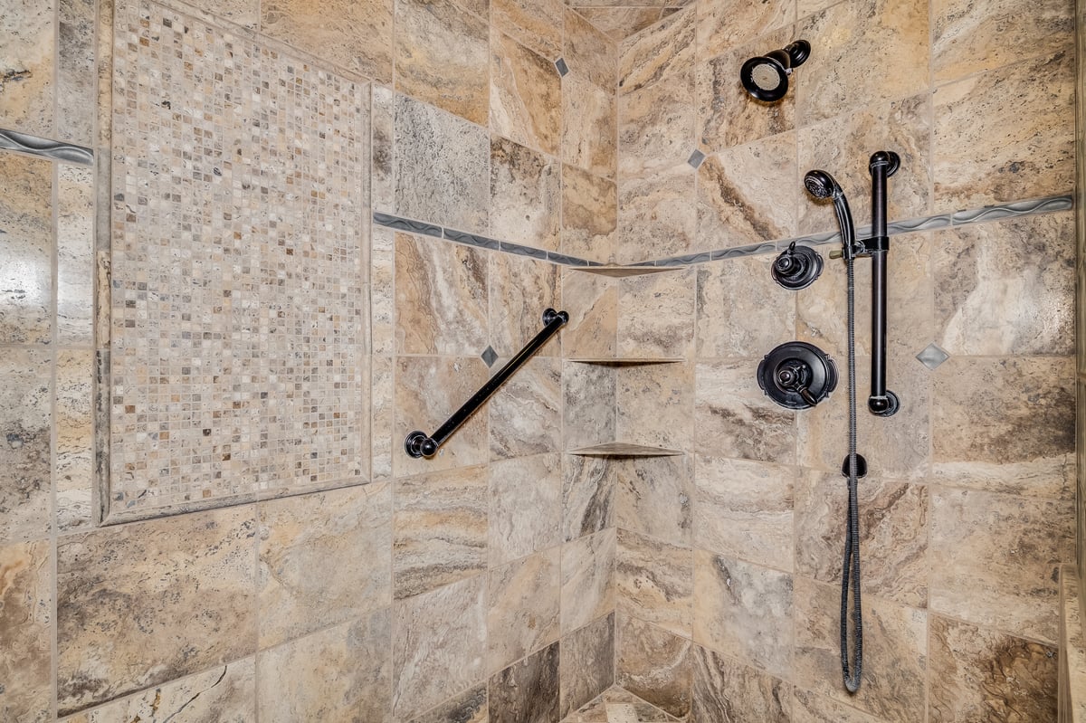 Cheyenne, Wyoming, 82009, United States, 5 Bedrooms Bedrooms, ,3 BathroomsBathrooms,Residential,For Sale,1981305